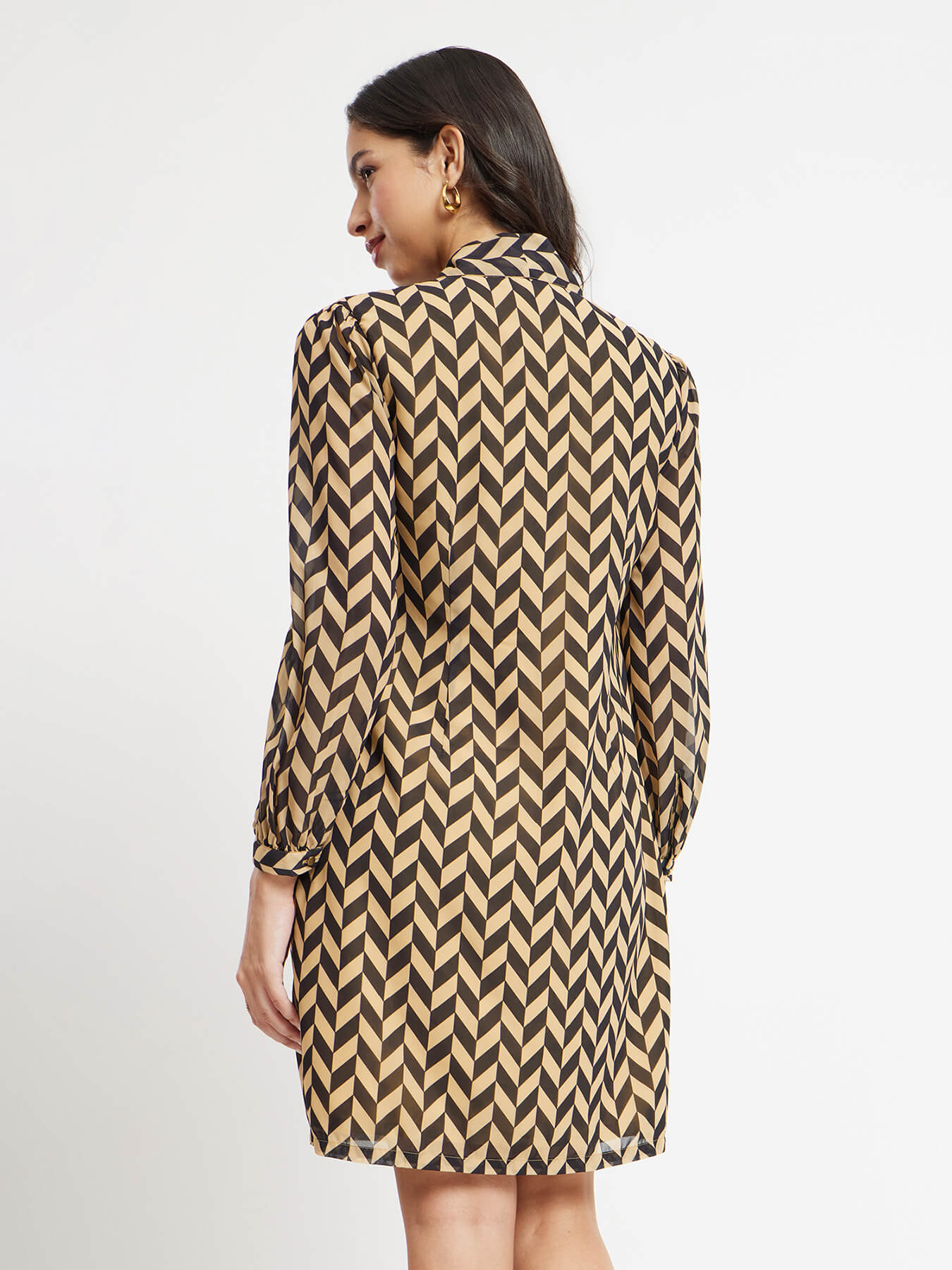 Geometric Print Shift Dress - Black And Beige