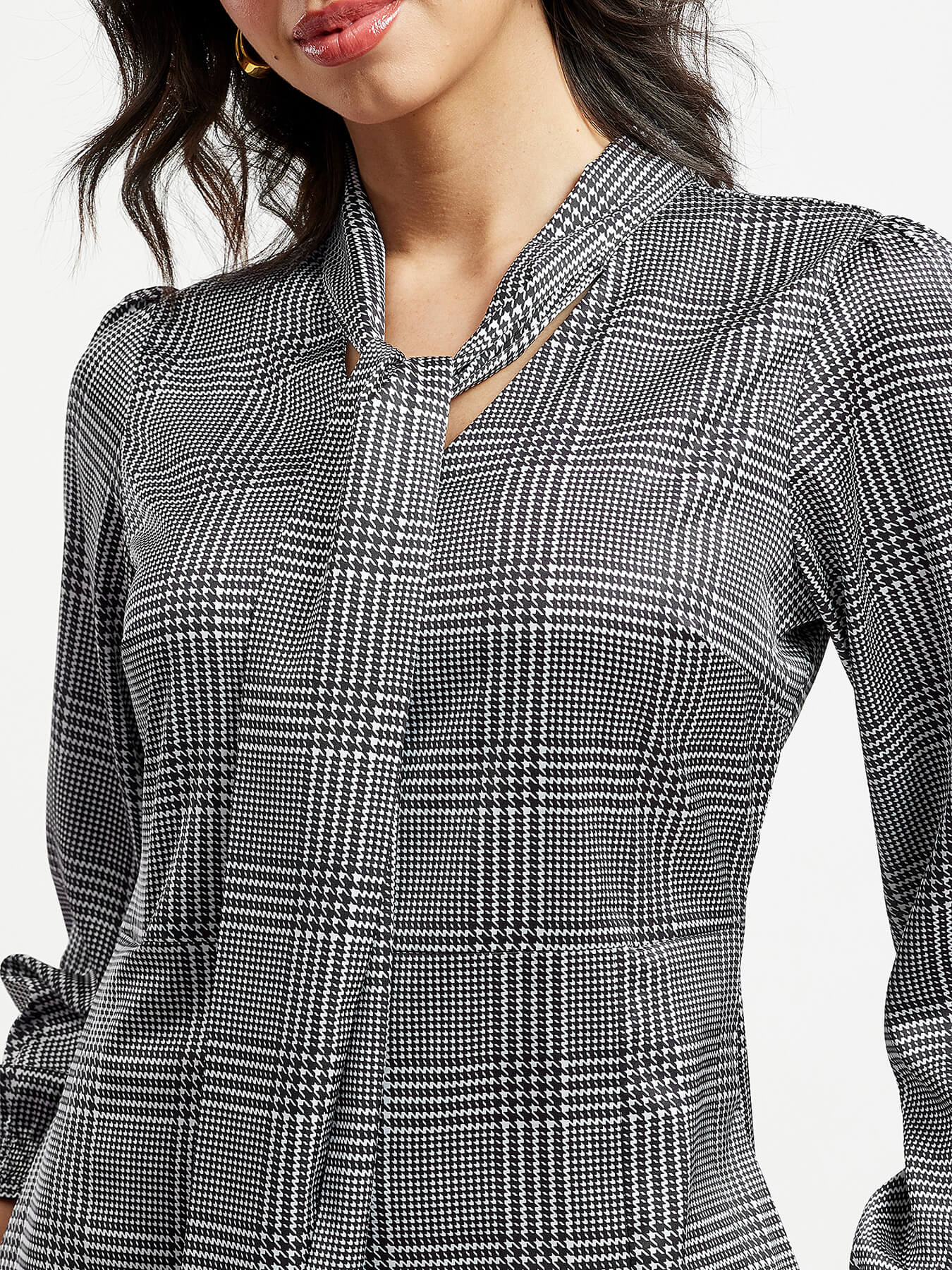 Satin Geometric Print Tie-Up Dress - Black And White