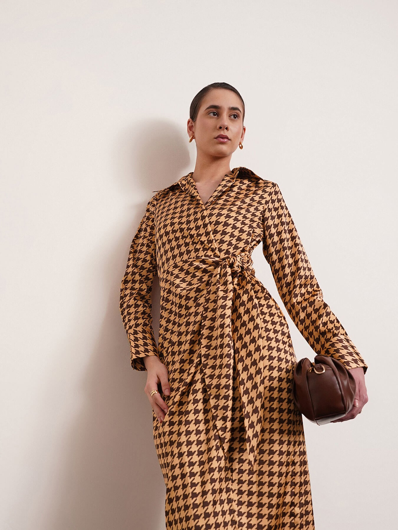 Satin Houndstooth Print Wrap Dress - Brown And Gold