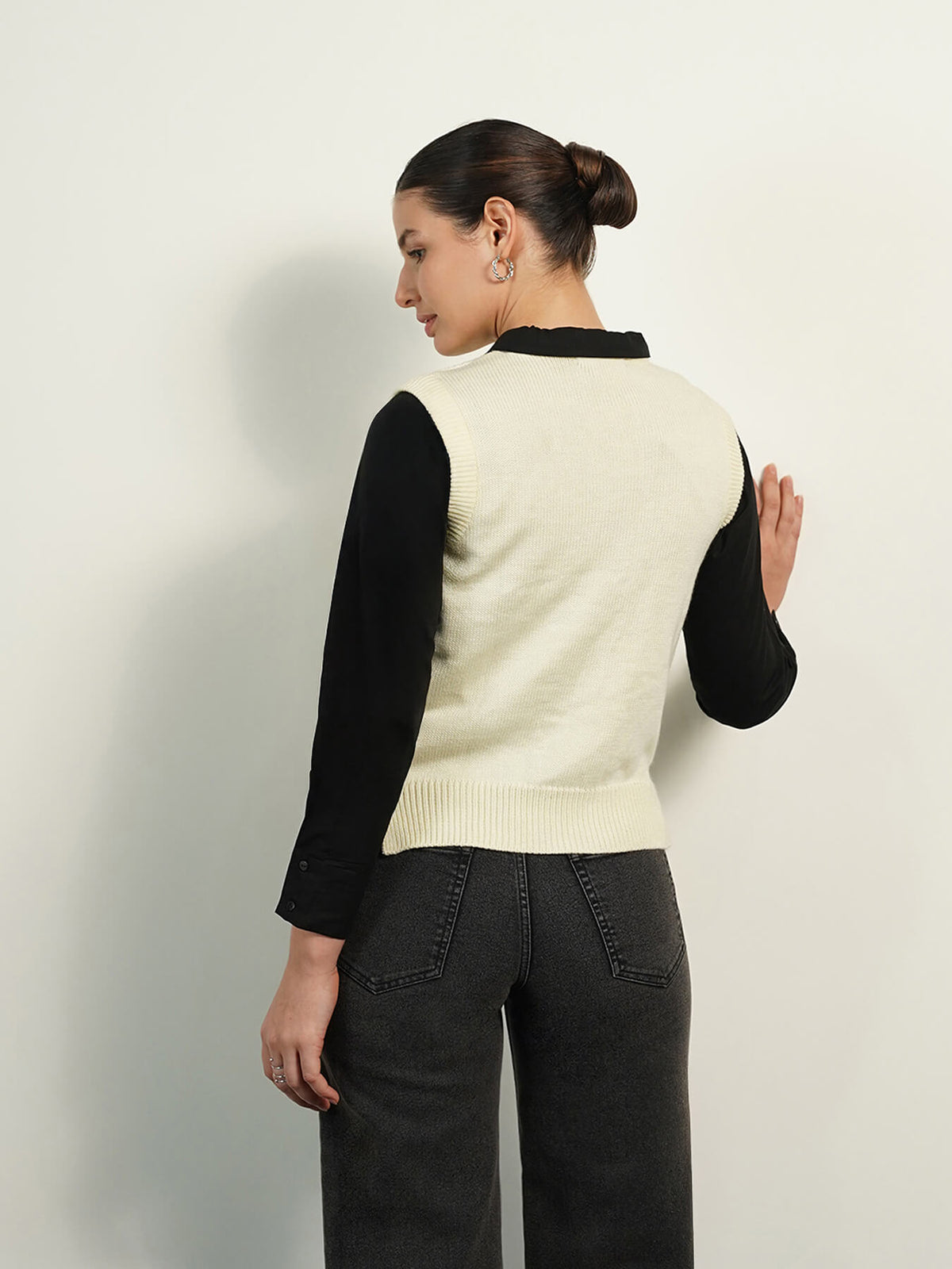 Ultra Livsoft Cable Knit Vest - White