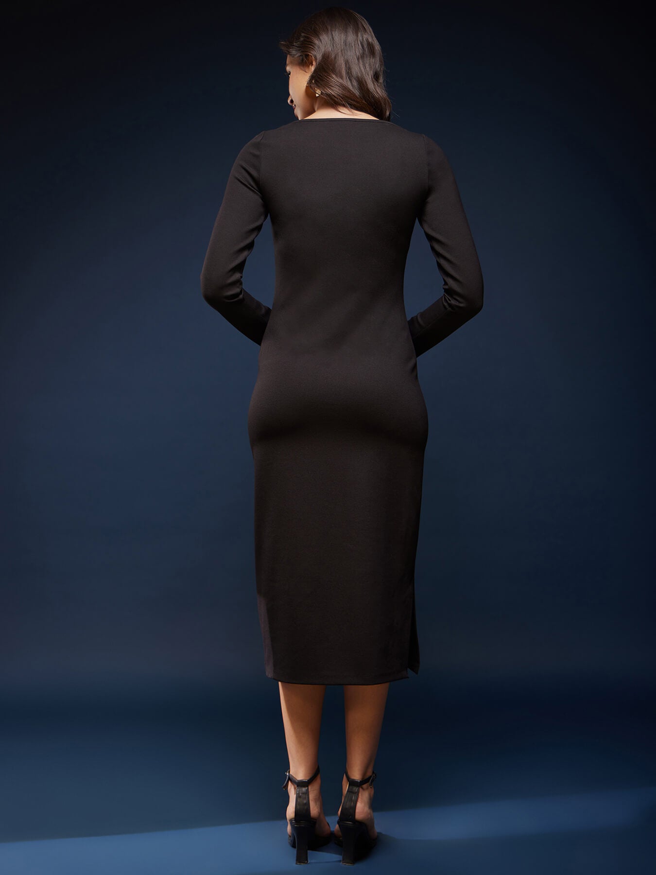 Round Neck Shift Dress - Black