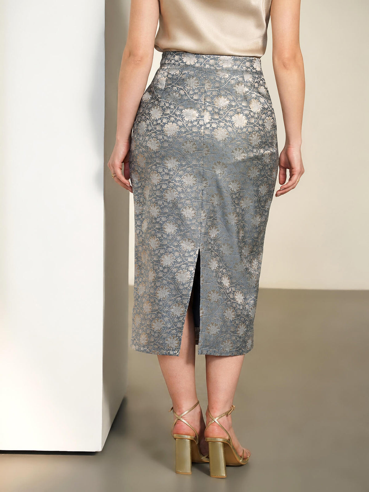Brocade Print Fitted Skirt - Grey