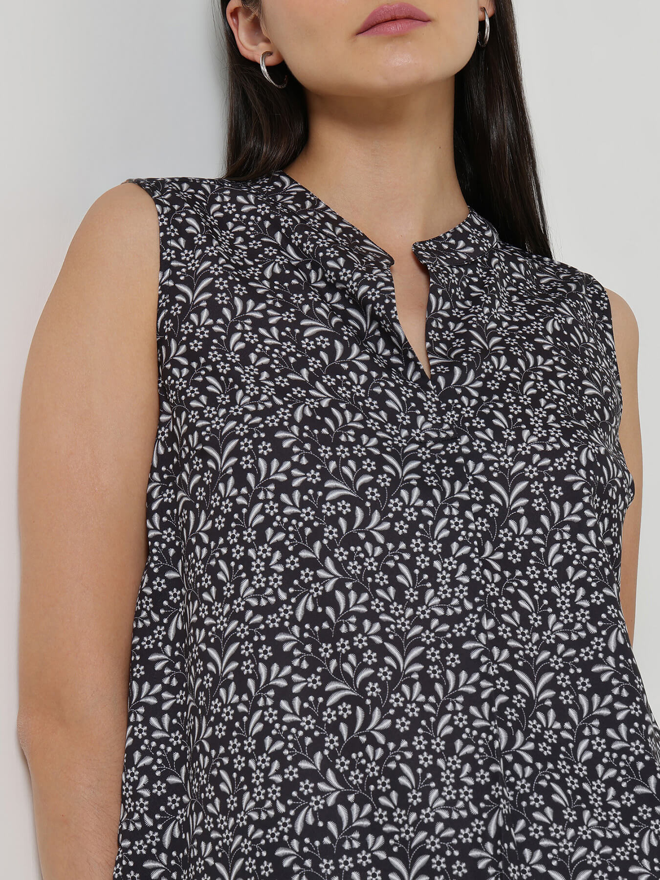 Floral Mandarin Neck Top - Black