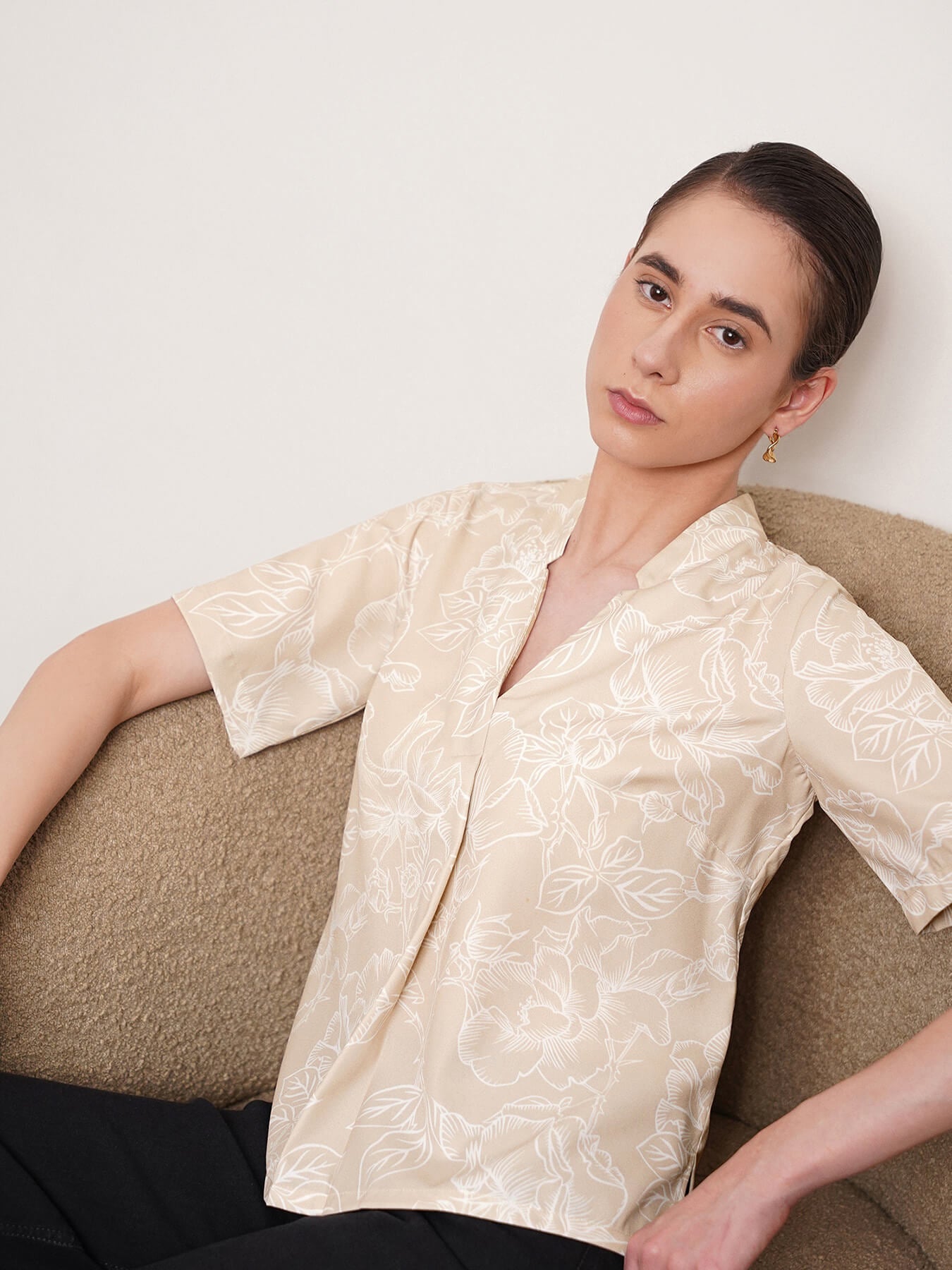 Floral Front Pleat Top - Beige