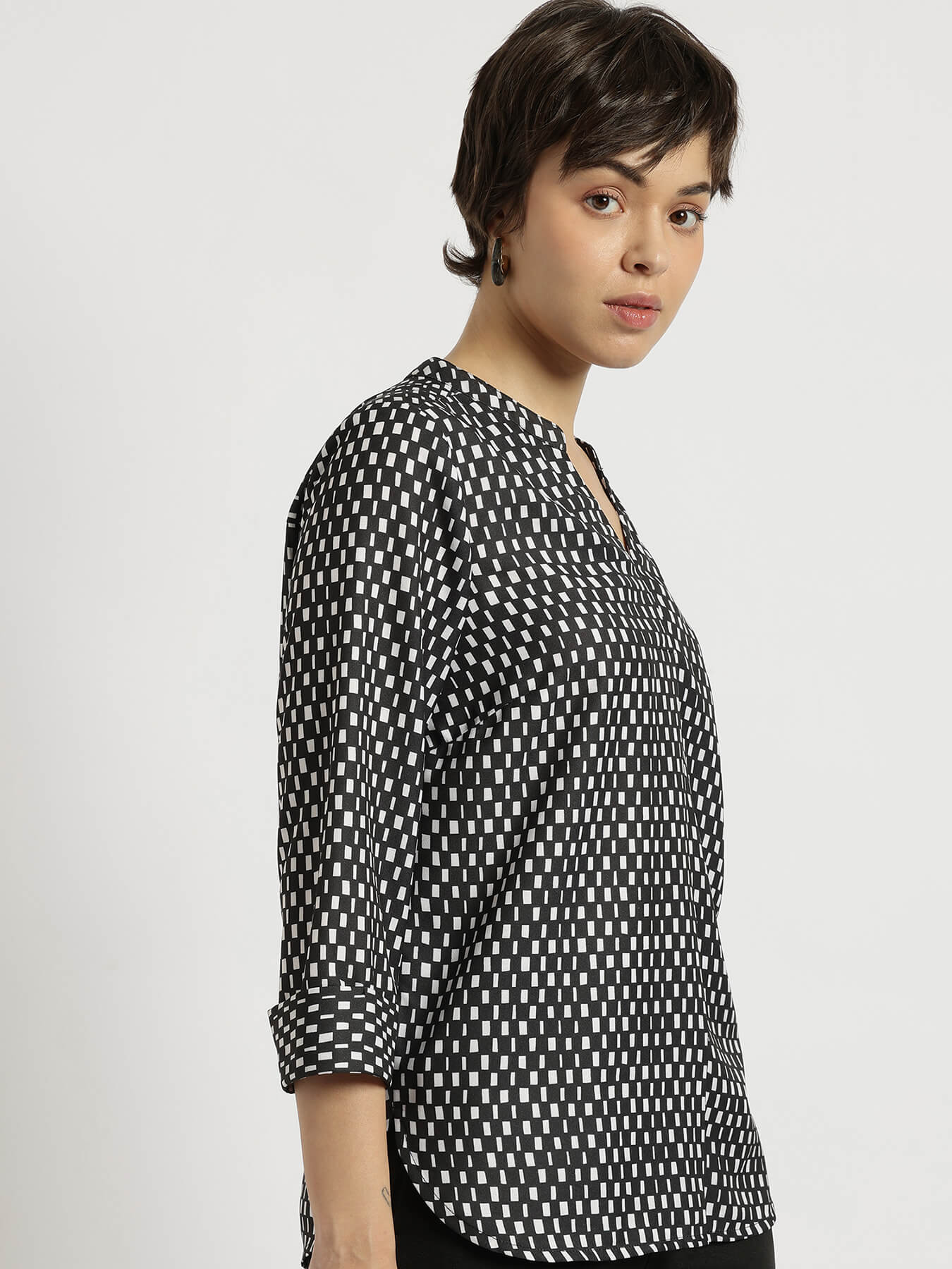 Mandarin V-Neck Top - Black