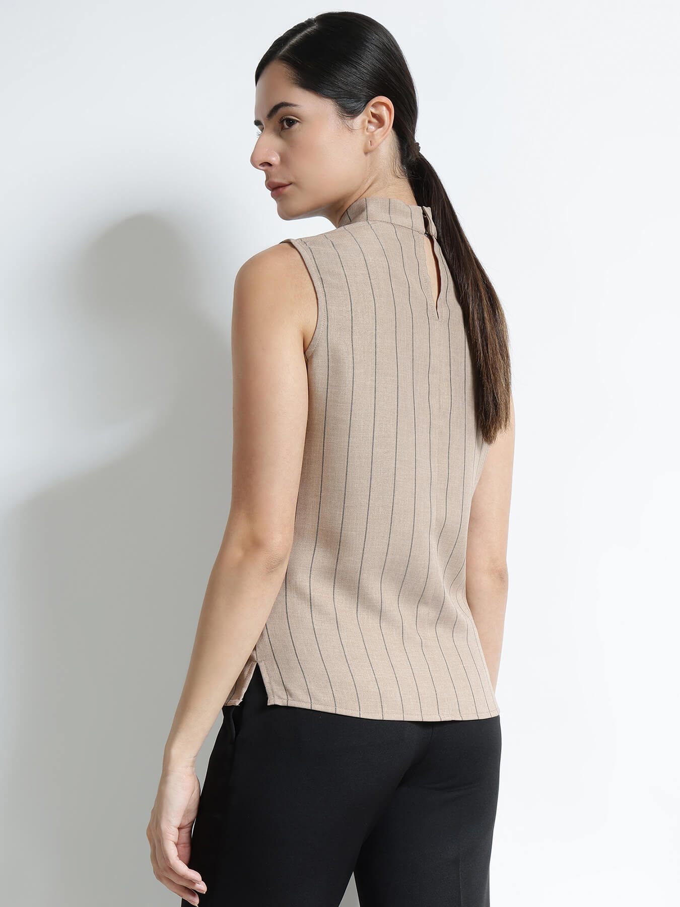 Twisted Band Collar Top - Brown