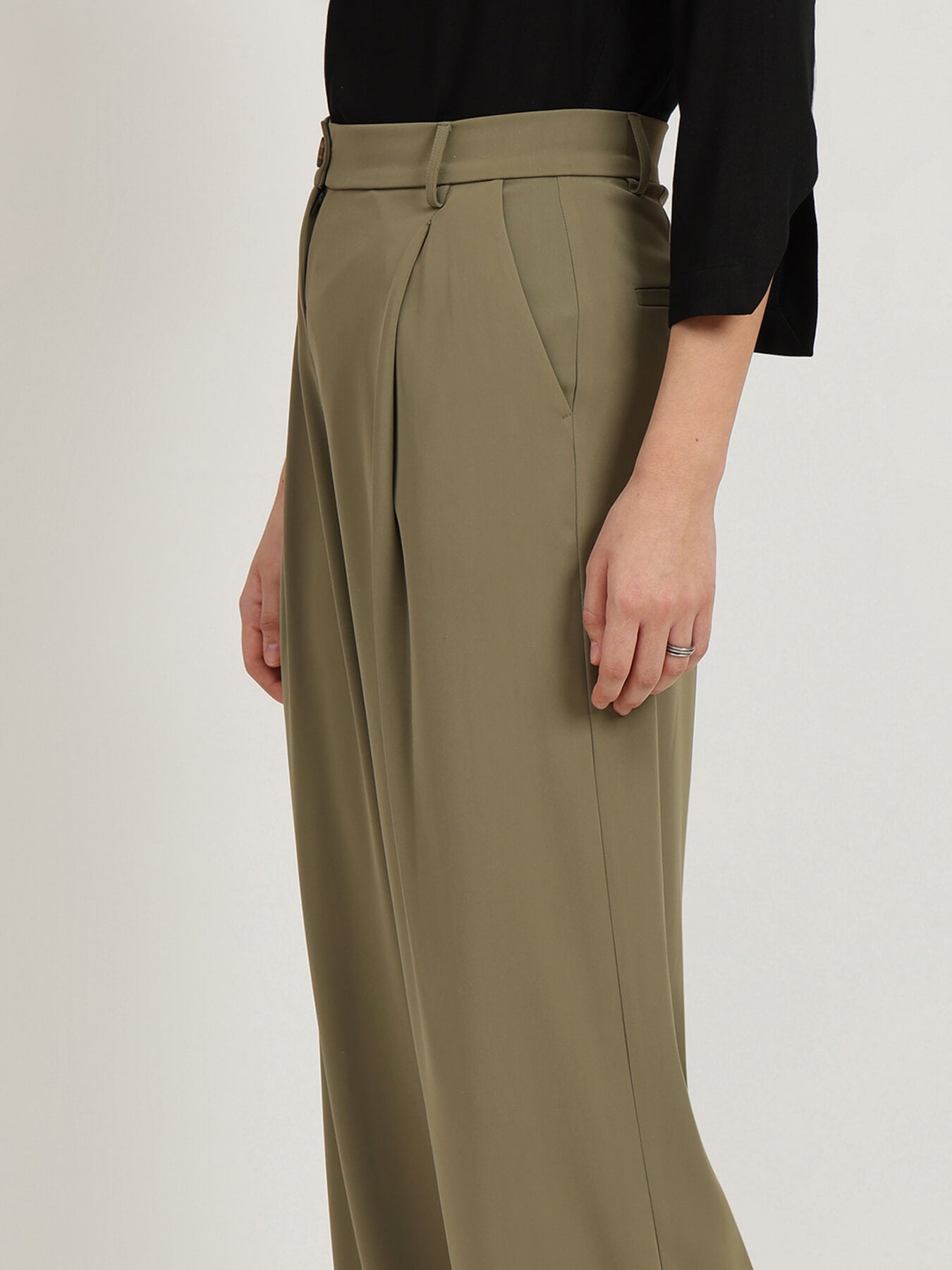 Single Pleat Wide Leg Trousers - Olive