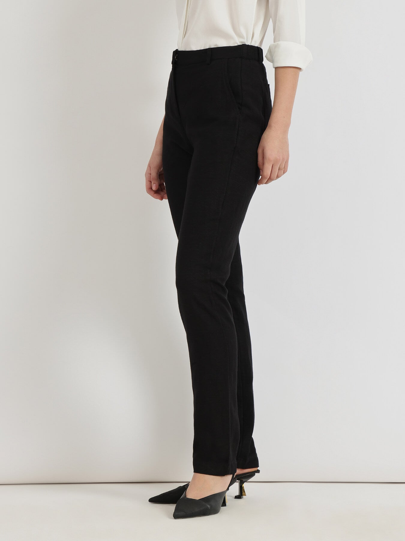Linen Mid Rise Tapered Trousers - Black