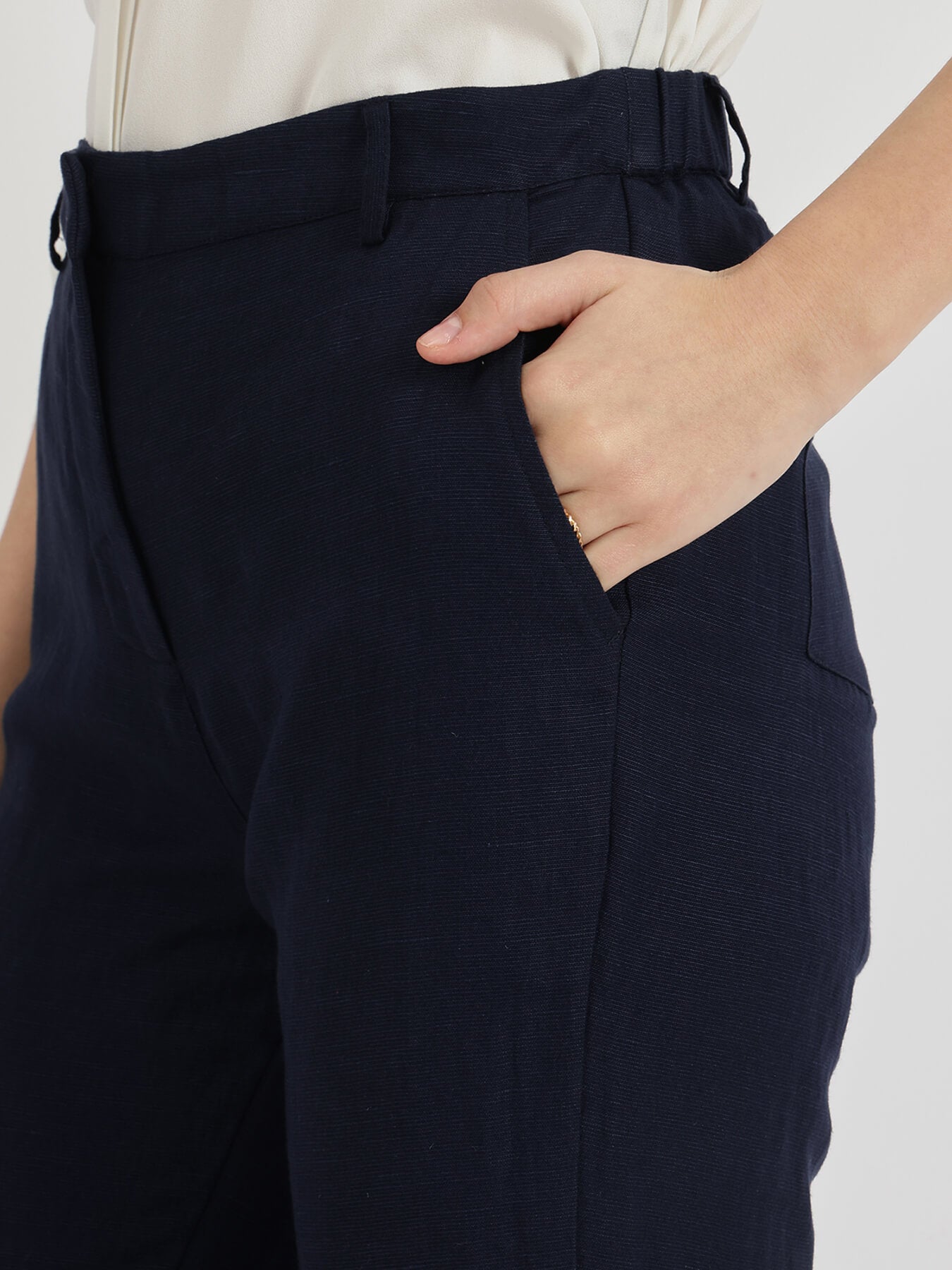 Linen Mid Rise Tapered Trousers - Navy Blue
