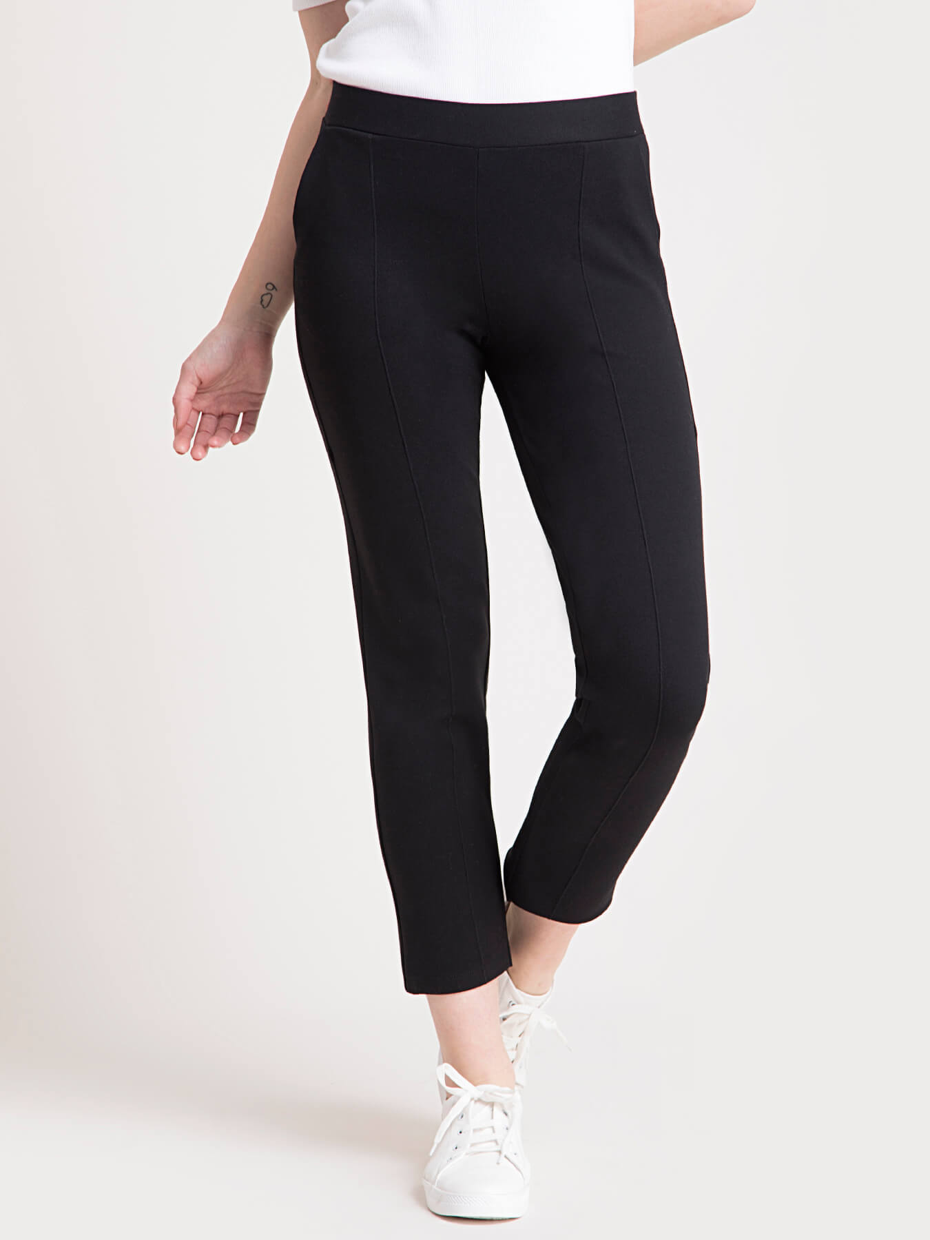 LivIn Straight Pants - Black