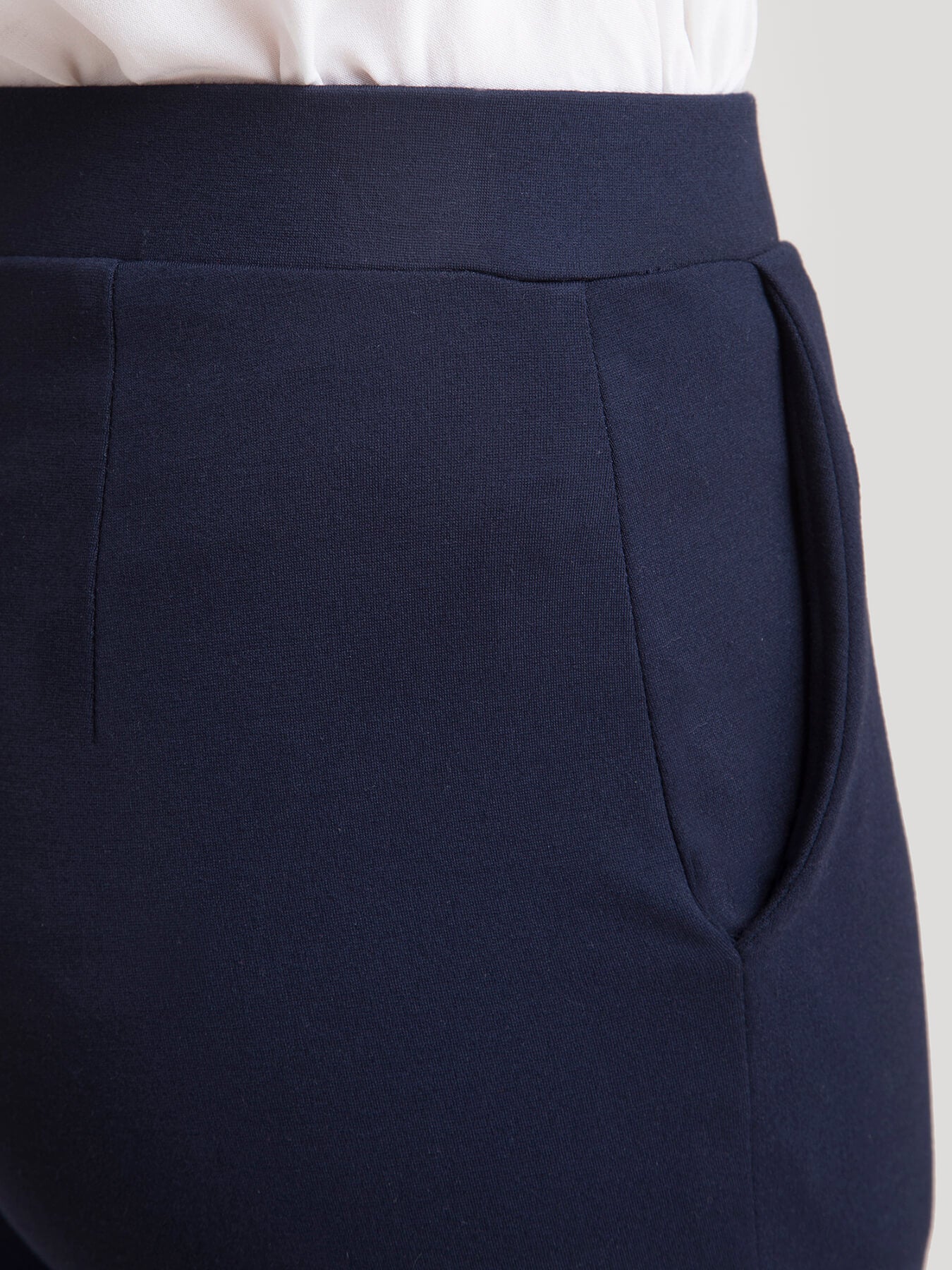 LivIn Straight Pants - Navy