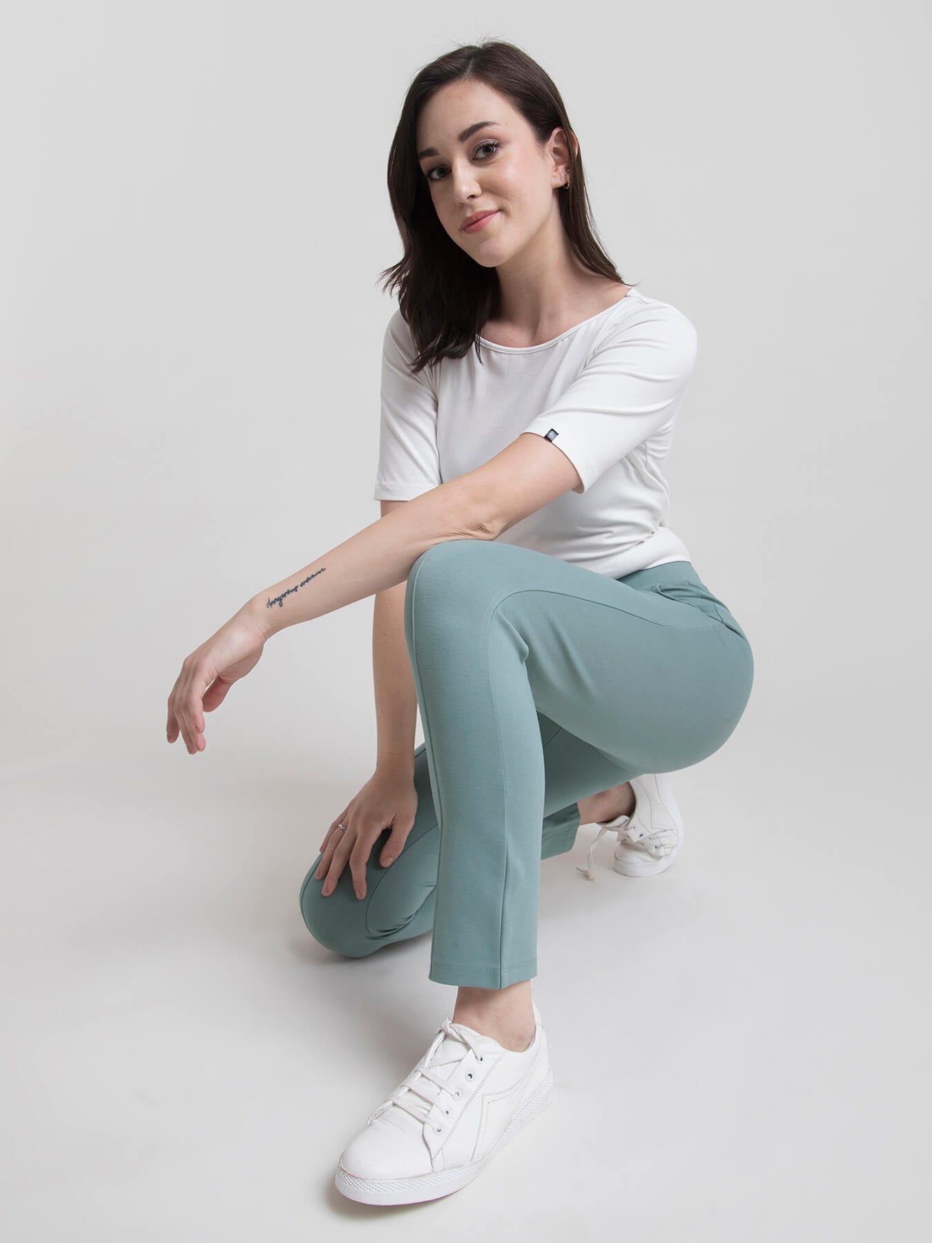 LivIn Straight Fit Cropped Pants - Sap Green