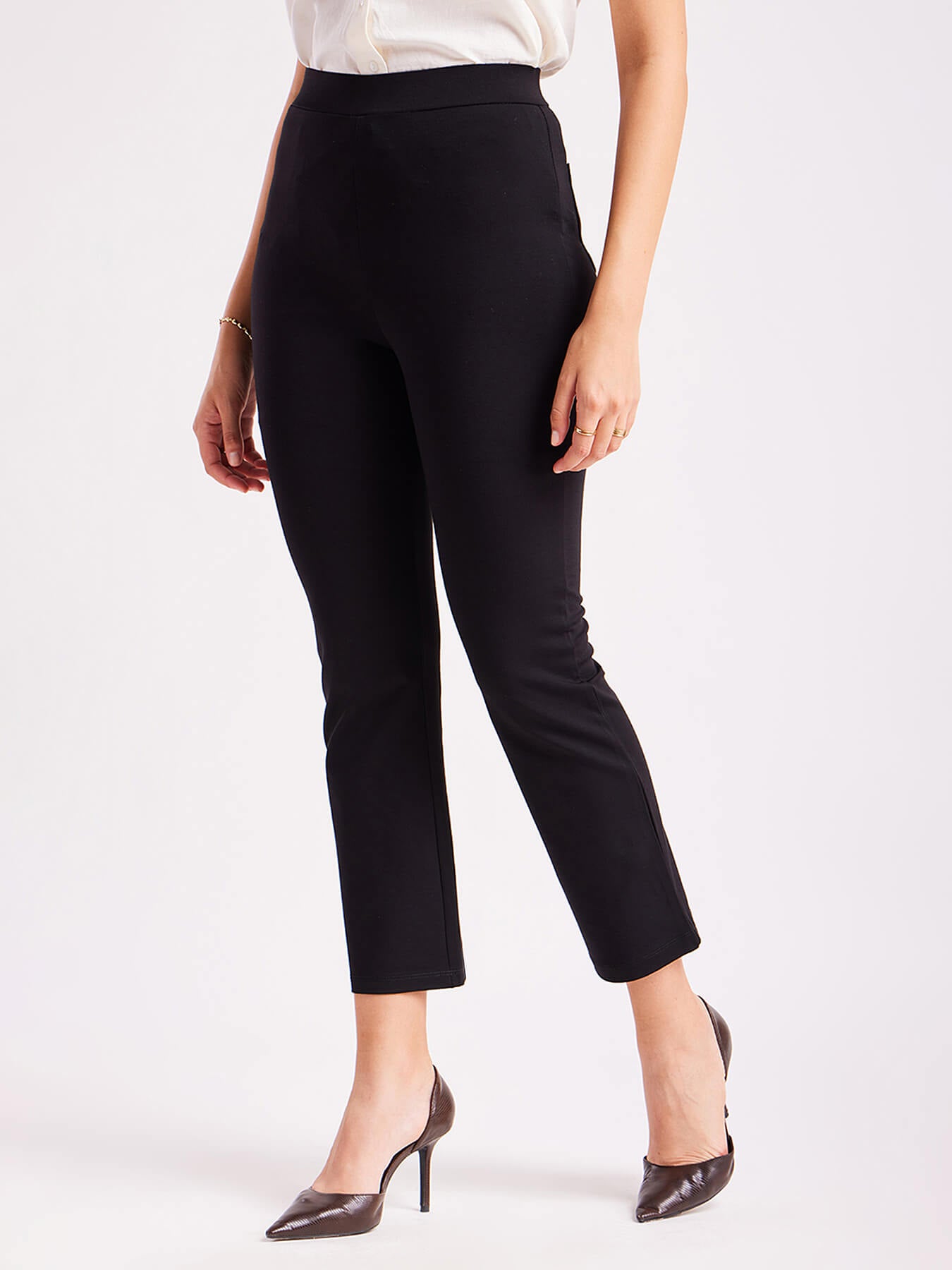 LivIn Air Bootcut Pants - Black