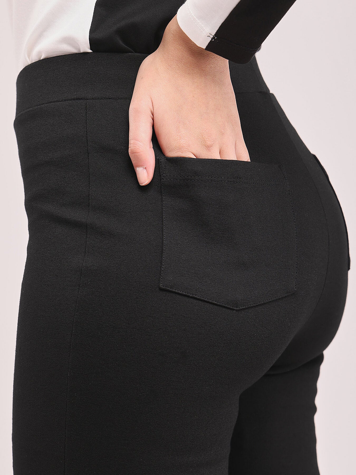 LivIn Skinny Pants - Black