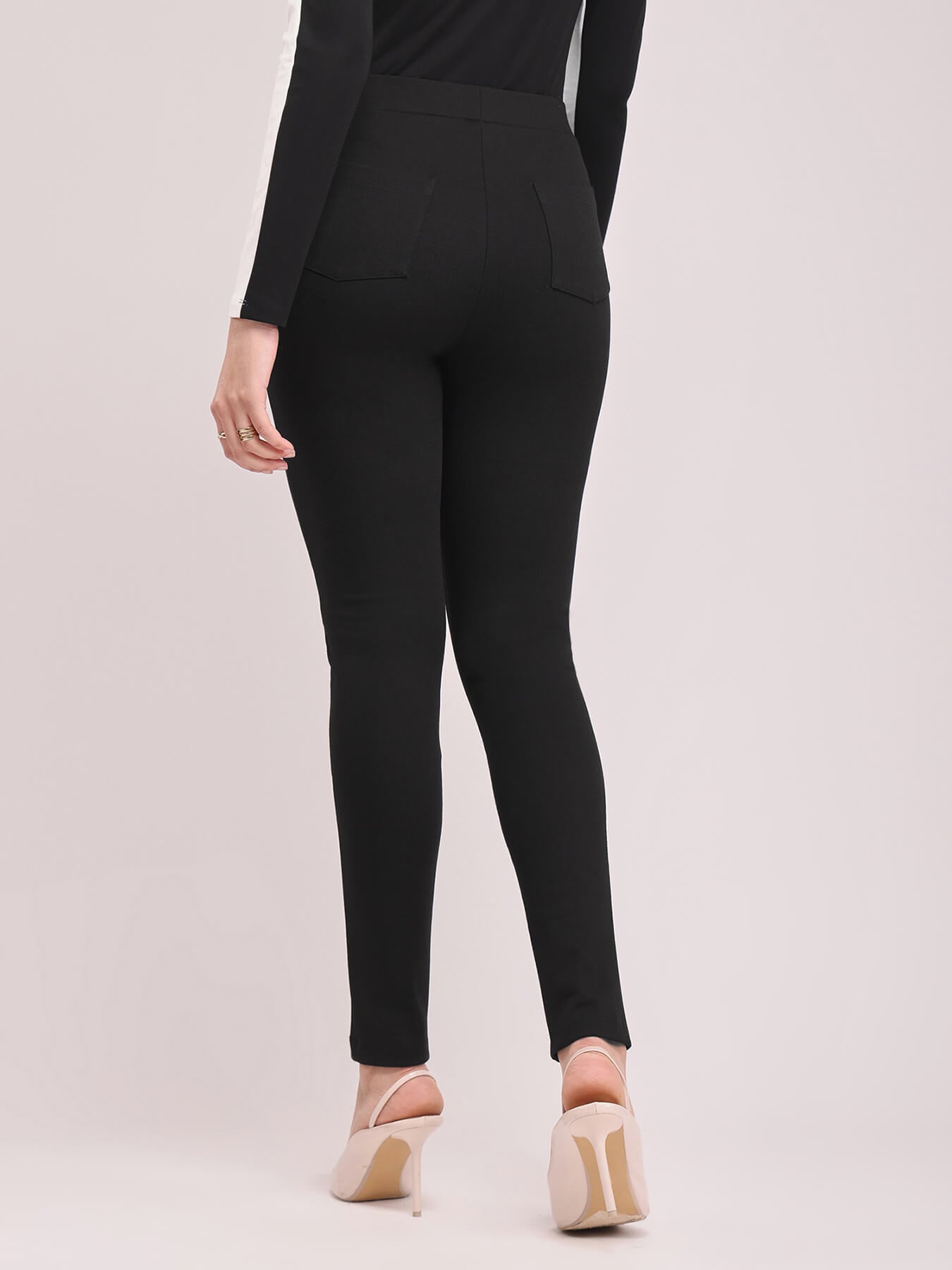 LivIn Skinny Pants - Black