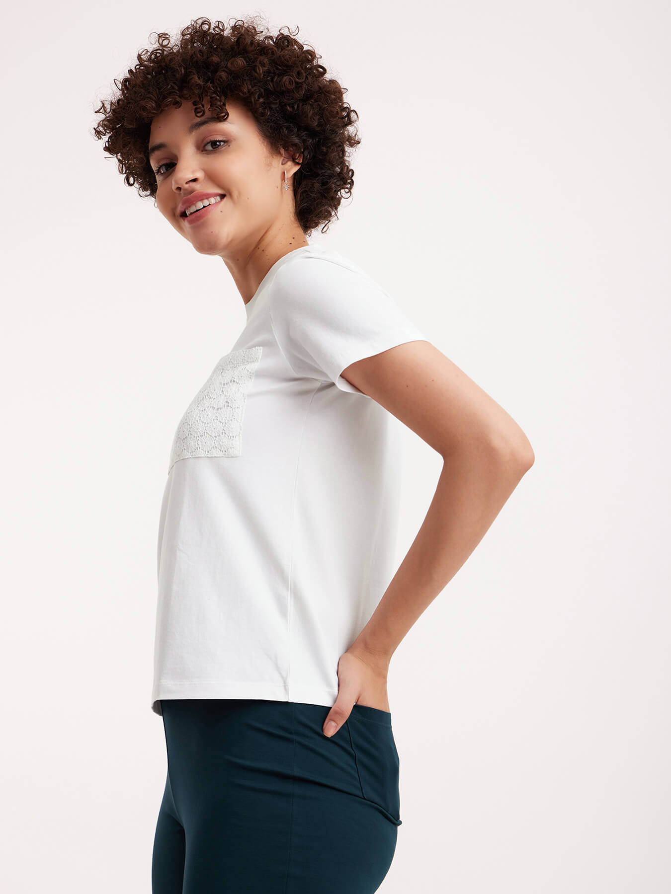 Single Jersey Schiffli Pocket Tee - White