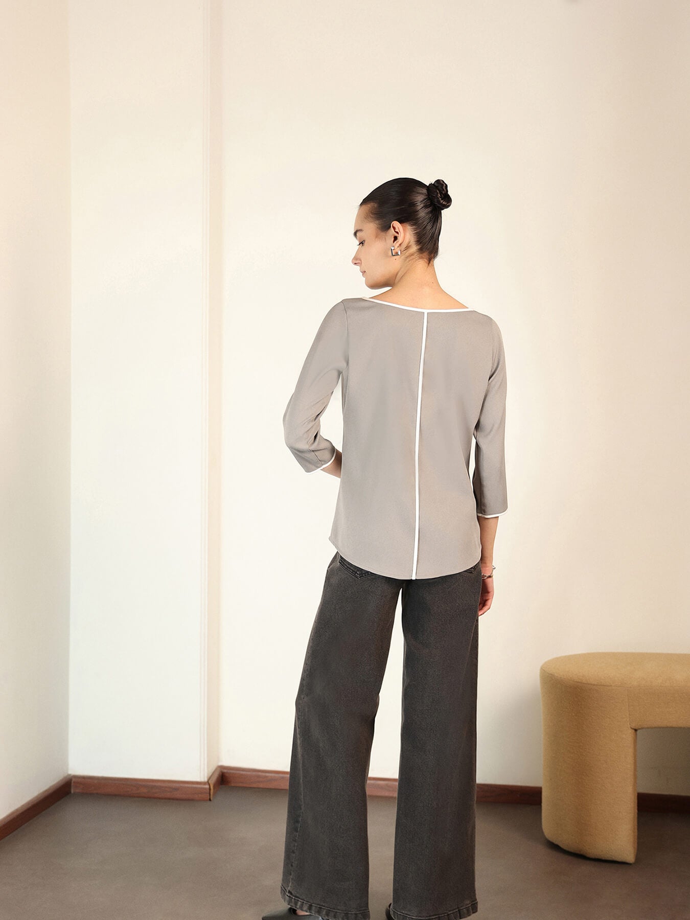 Polyester Solid Scoop Neck Regular Top - Grey