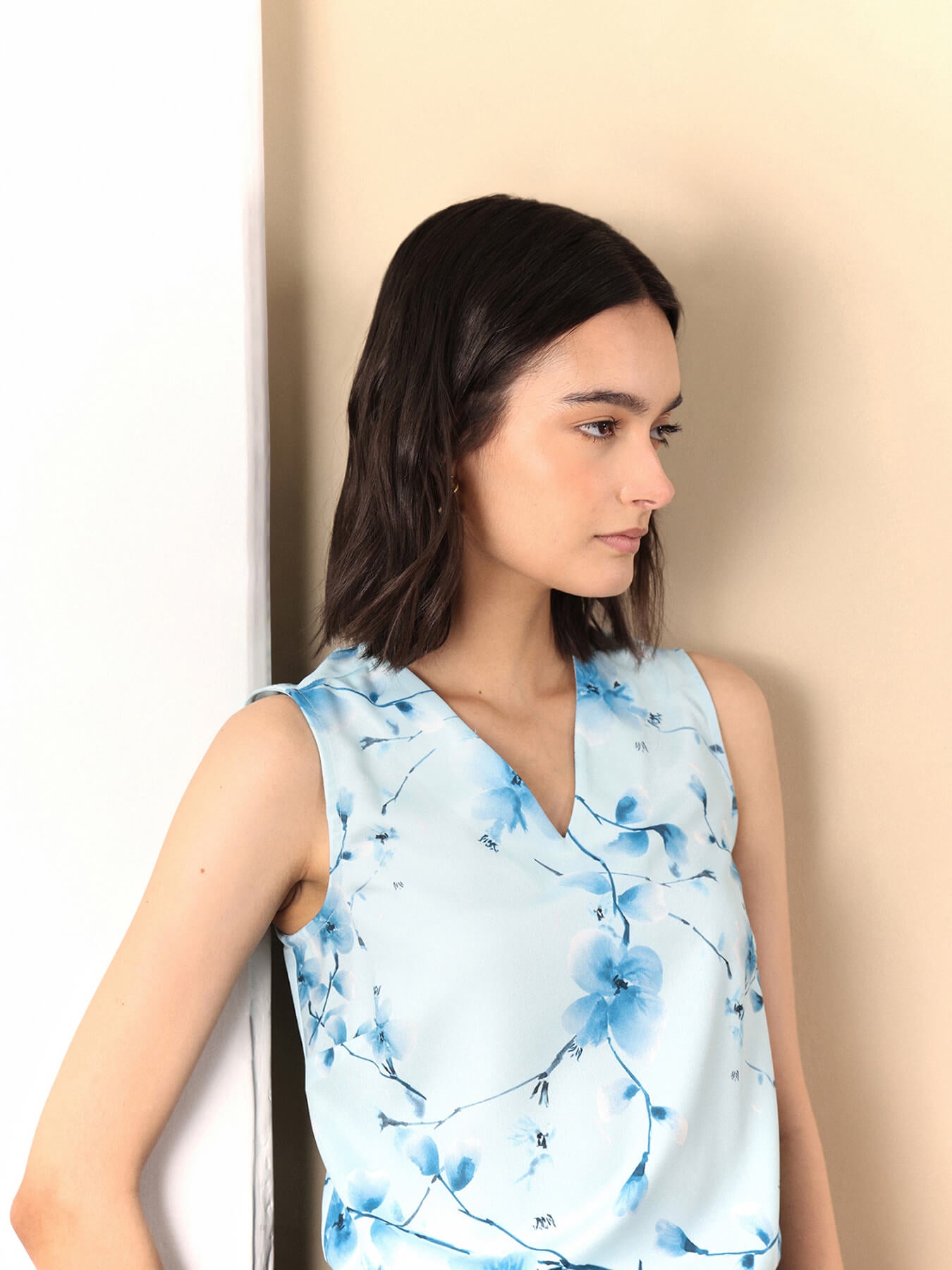 V Neck Floral Top - Blue