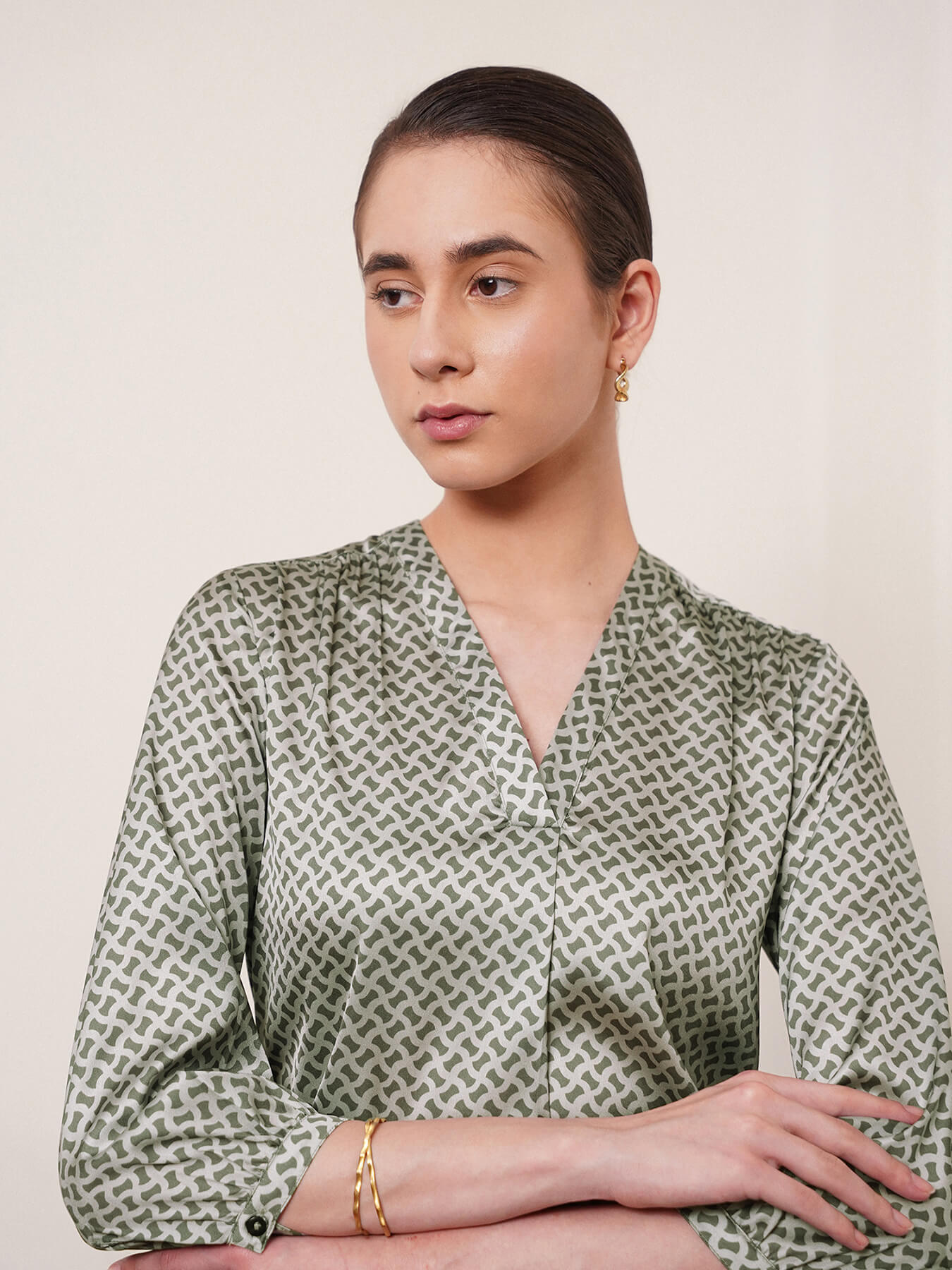 V Neck Geometric Print Top - Grey