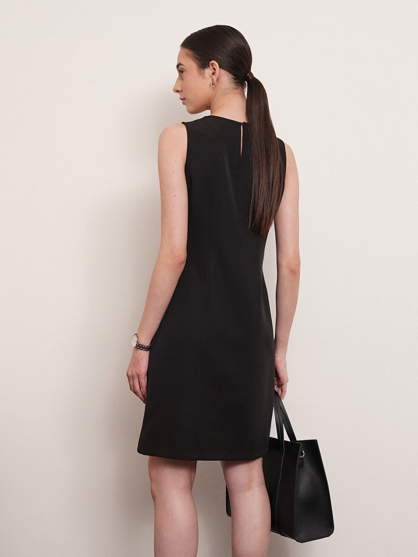 Crew Neck Shift Dress - Black
