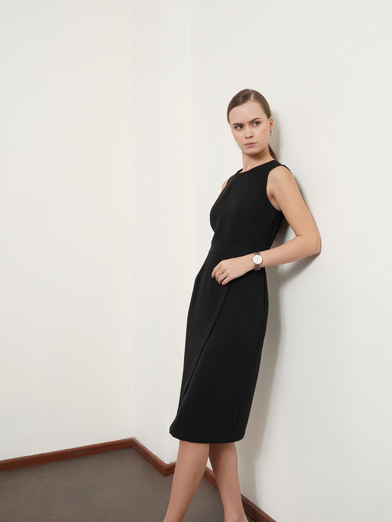 Round Neck Overlap Shift Dress - Black