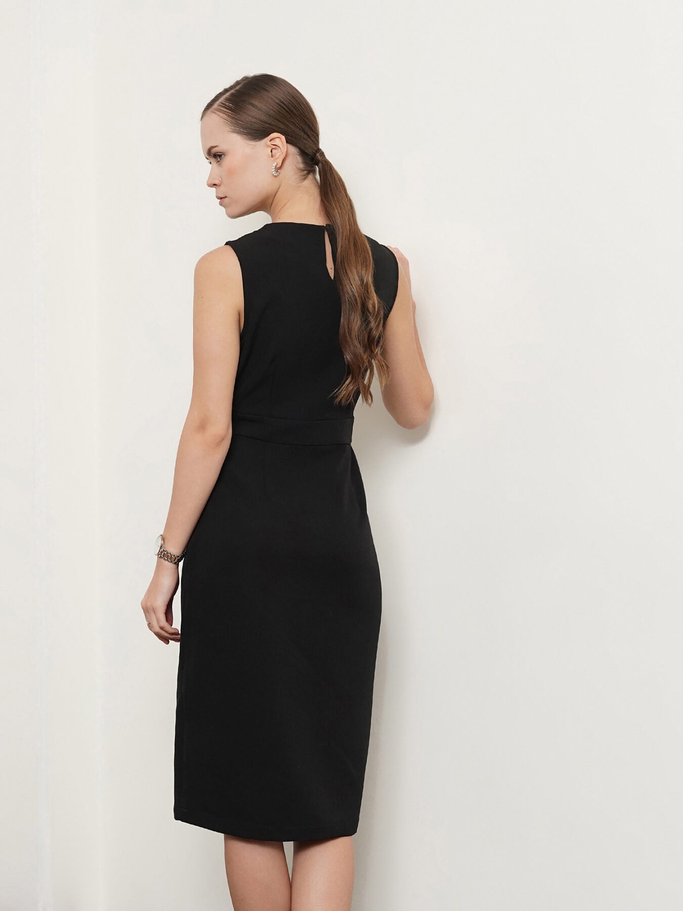 Round Neck Overlap Shift Dress - Black