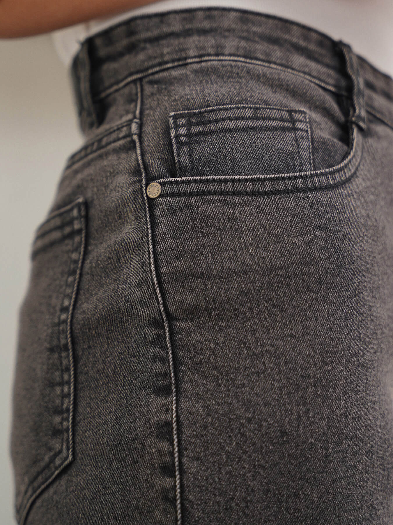 Wide Leg Jeans - Dark Grey