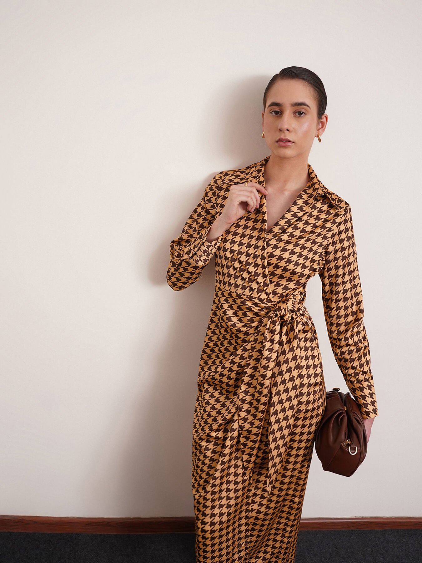 Satin Houndstooth Print Wrap Dress - Brown And Gold