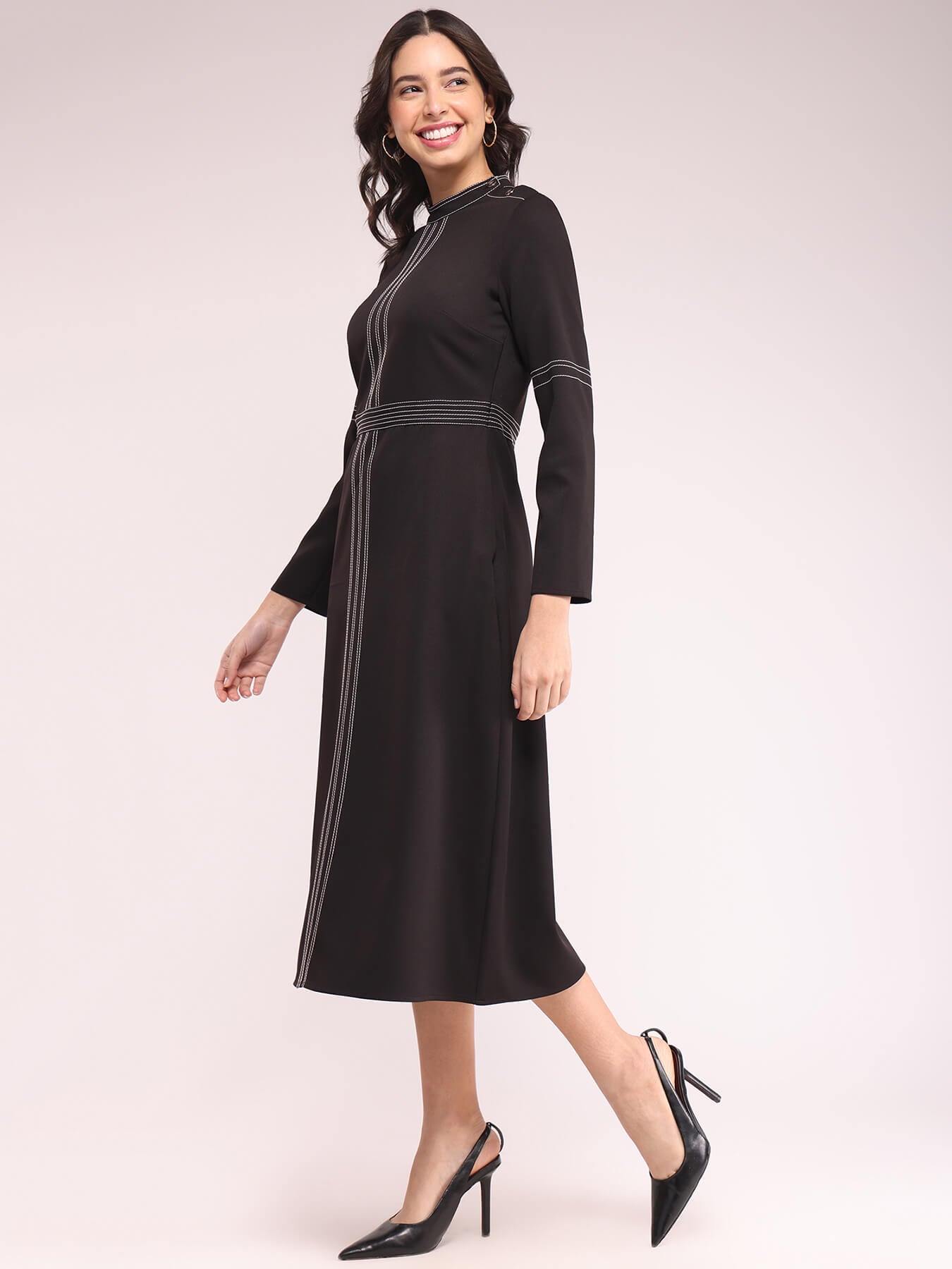 Round Neck Contrast Stitch Dress - Black