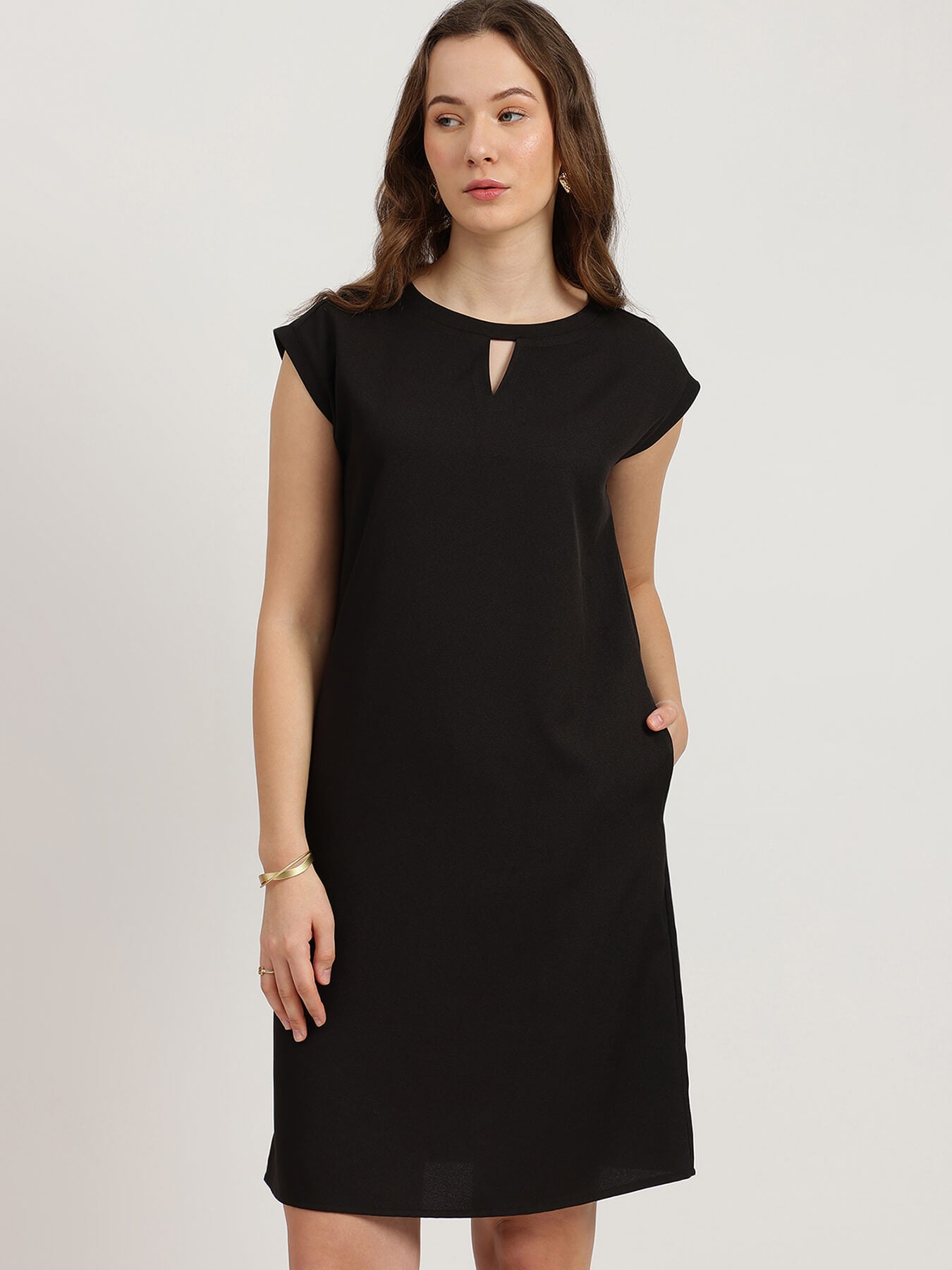 Round Neck Shift Dress - Black