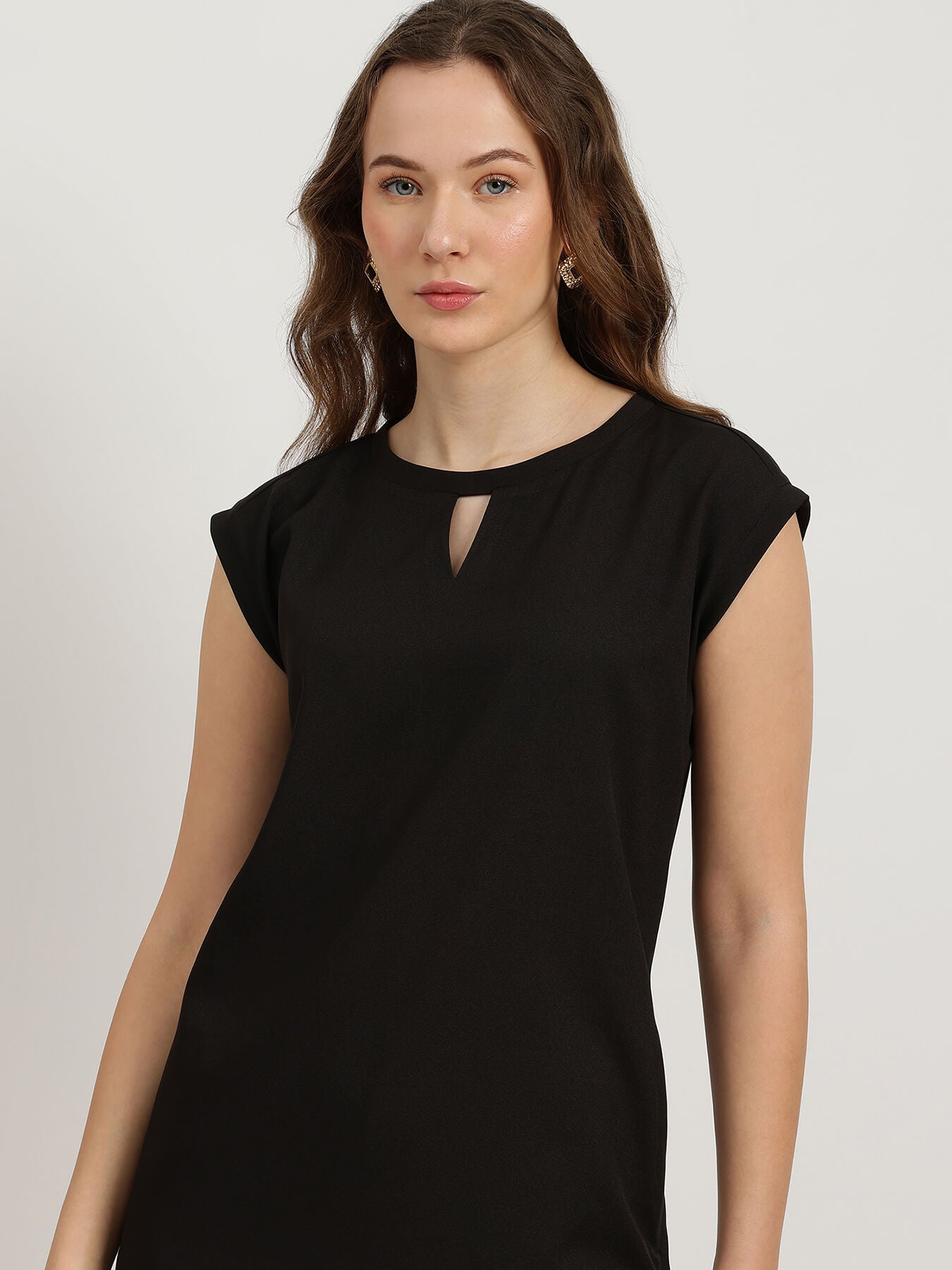 Round Neck Shift Dress - Black