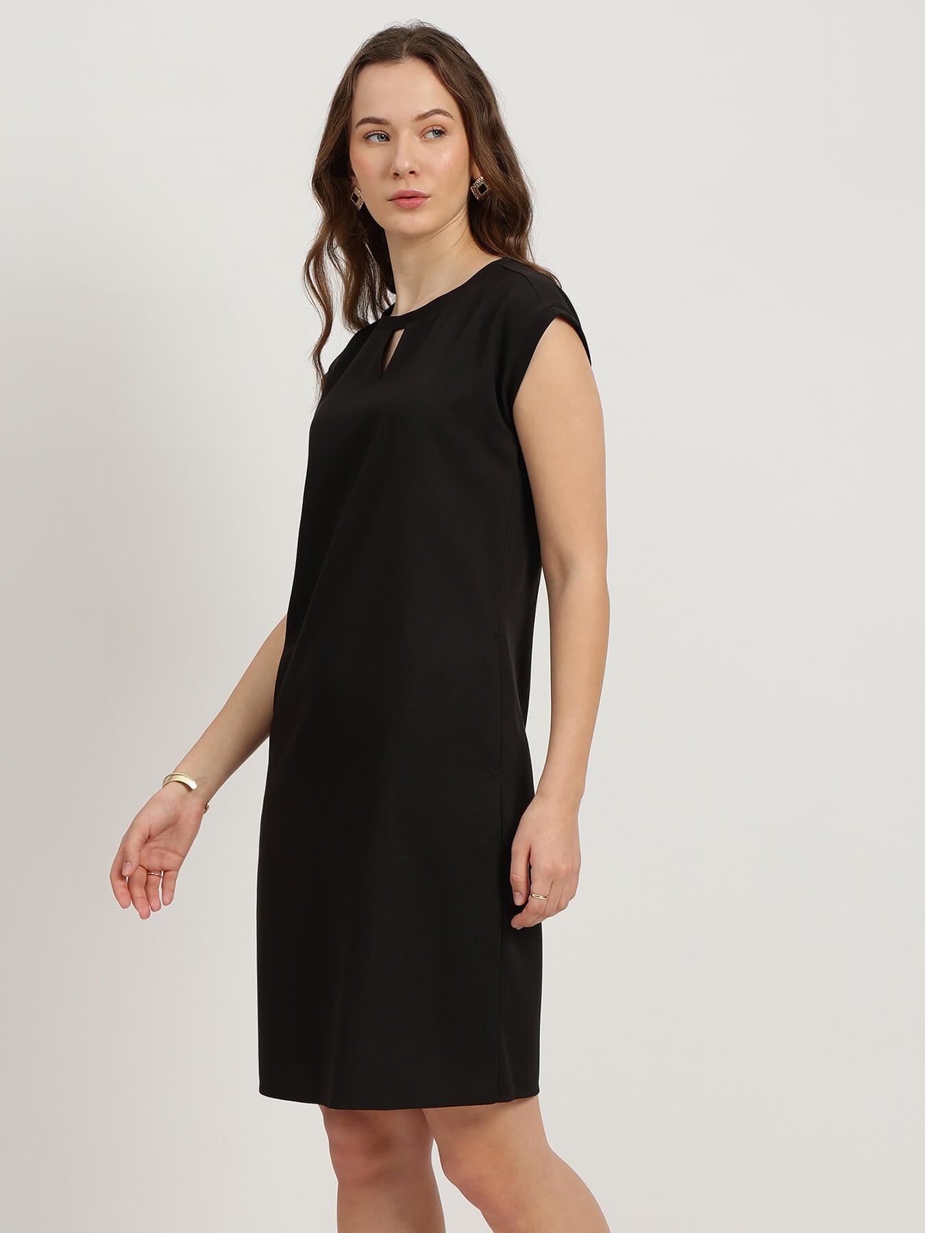 Round Neck Shift Dress - Black