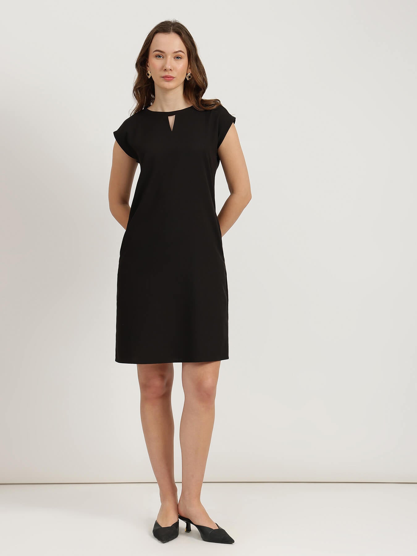 Round Neck Shift Dress - Black