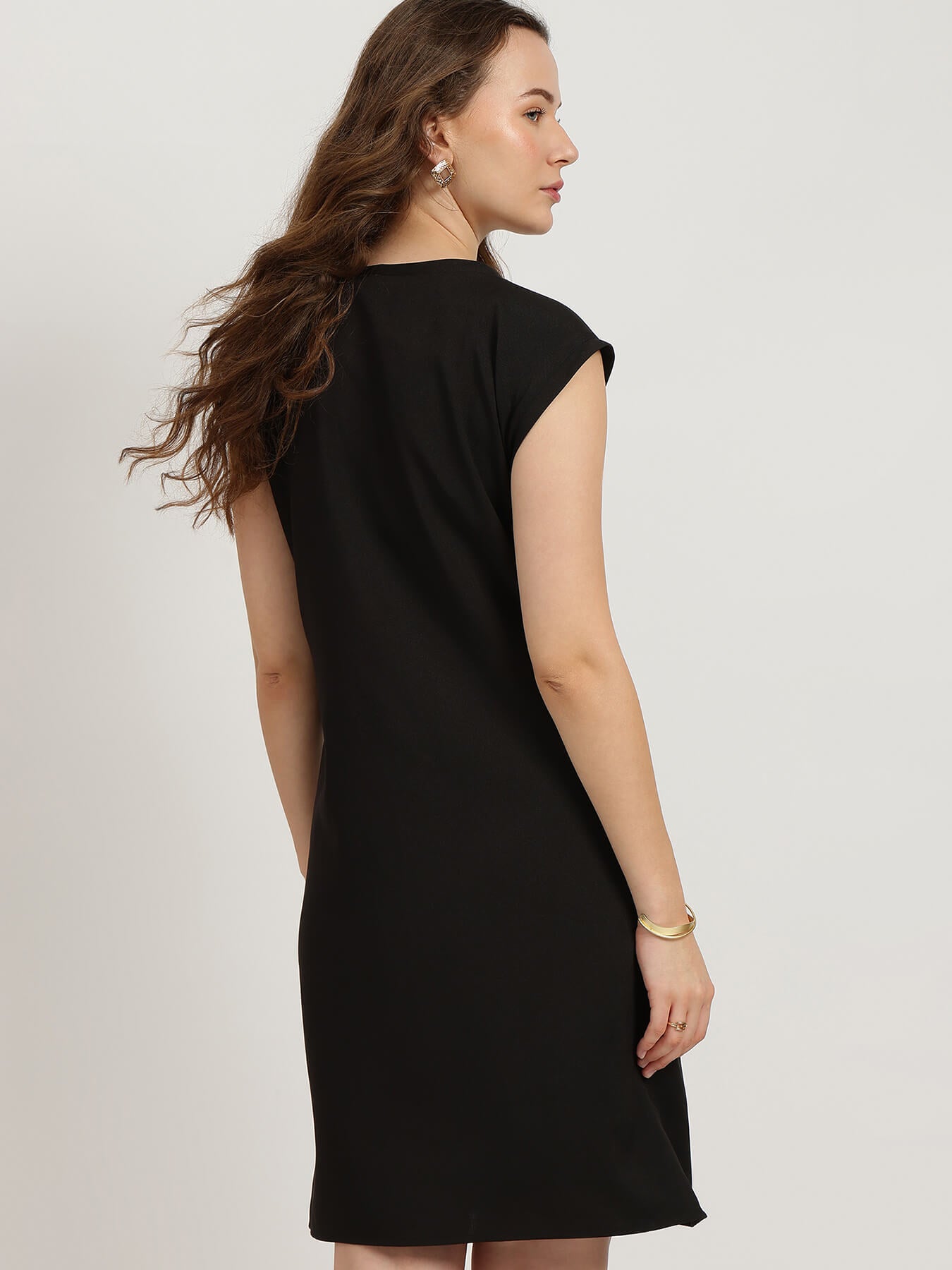 Round Neck Shift Dress - Black