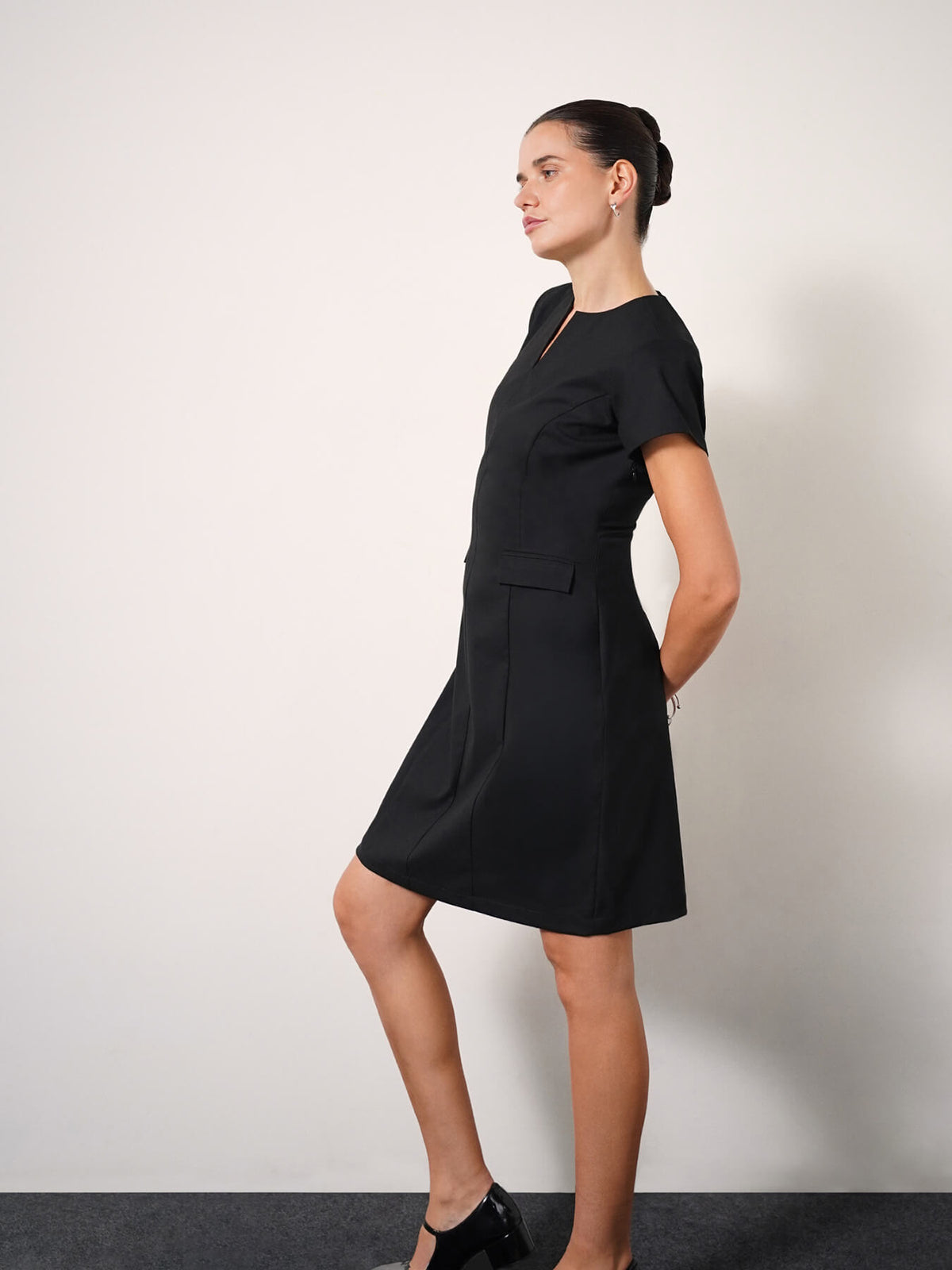 Round Neck A-line Dress - Black