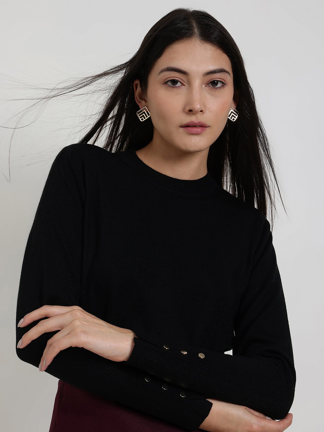 LivSoft Round Neck Sweater - Black