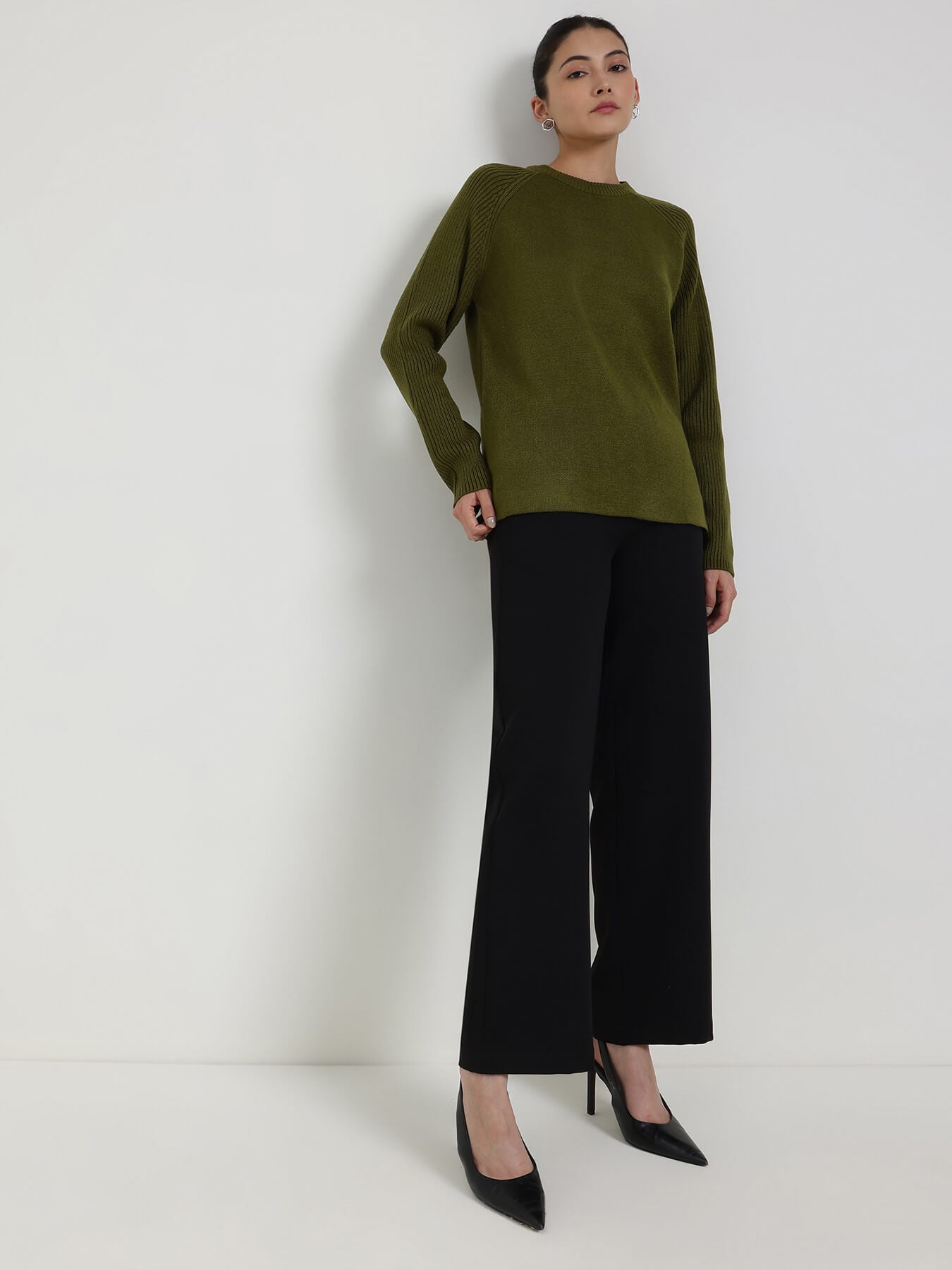 LivSoft Round Neck Pullover - Olive