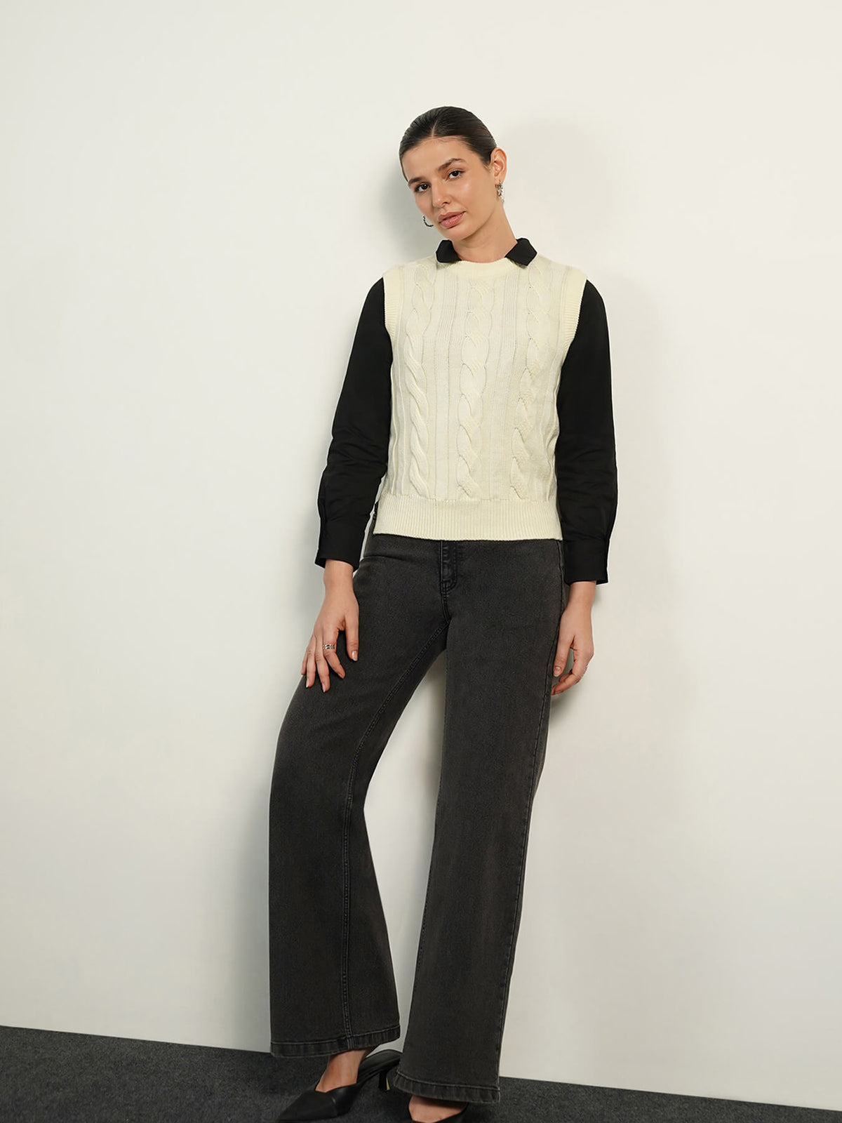 Ultra Livsoft Cable Knit Vest - White
