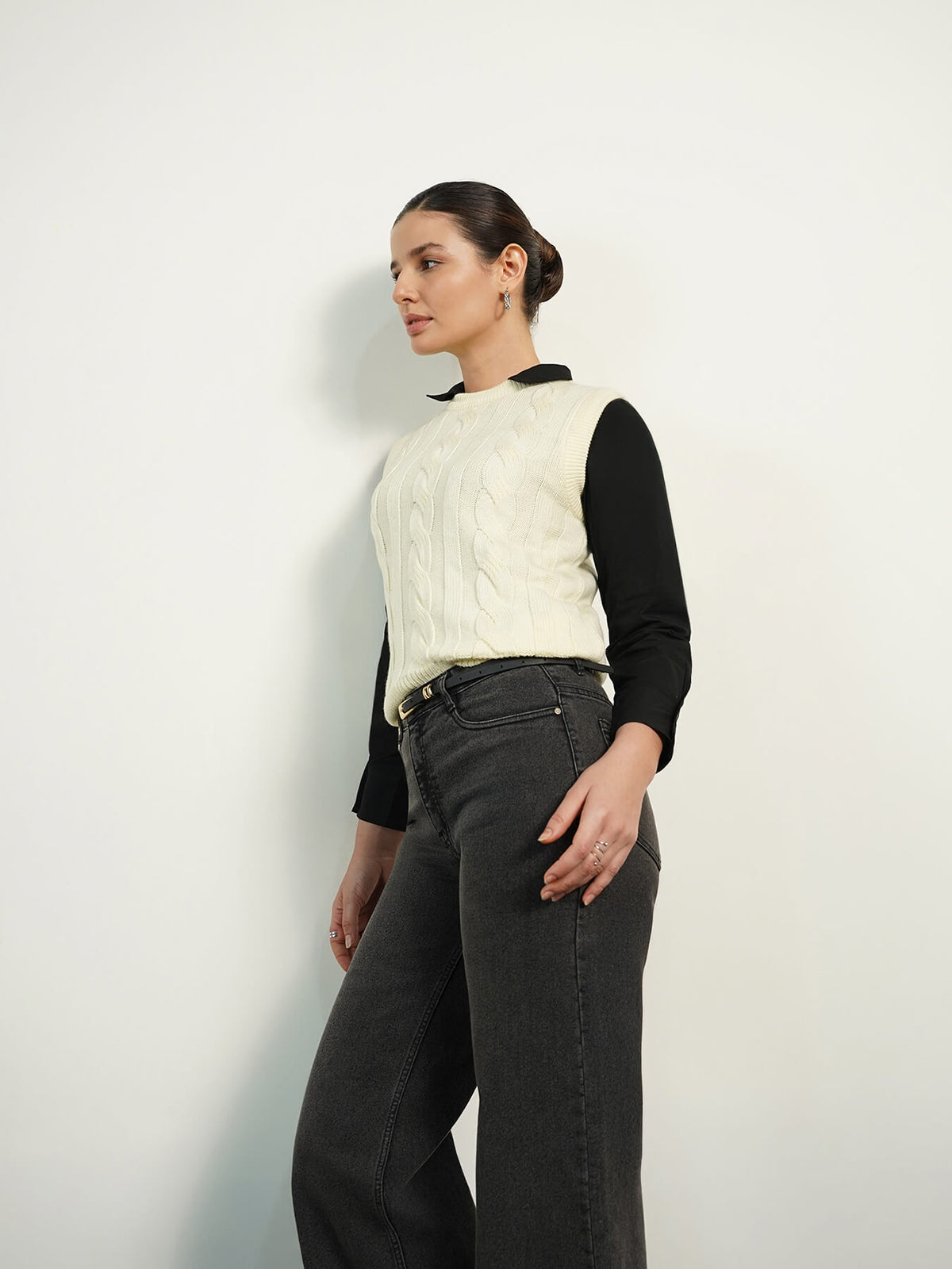 Ultra Livsoft Cable Knit Vest - White