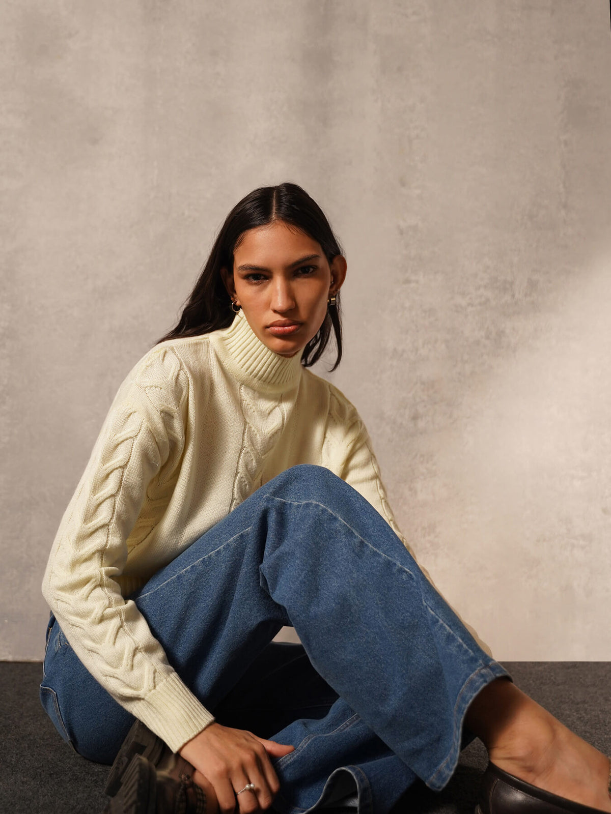 Ultra Livsoft Cable Knit Sweater- White