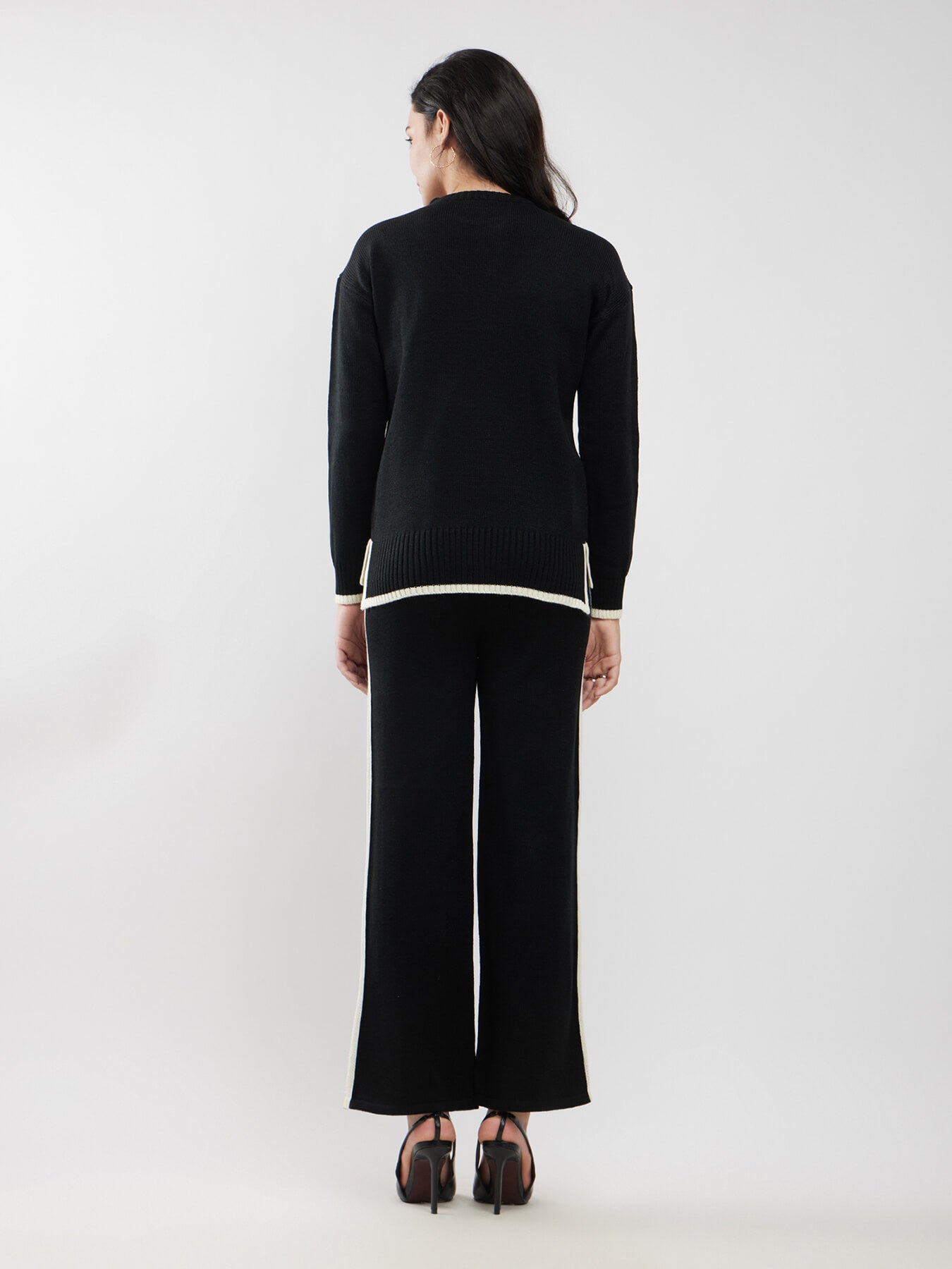 LivSoft Contrast Detail Co-ord Set - Black