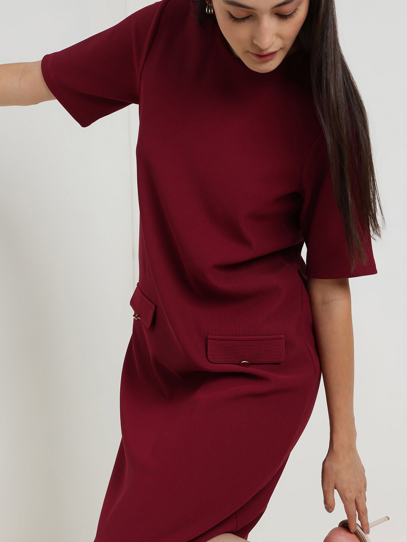 Round Neck Shift Dress - Maroon