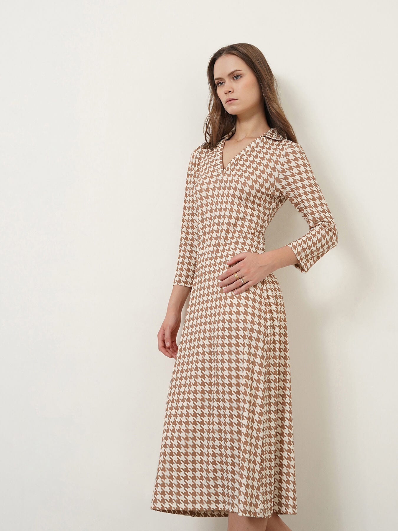 Collared Houndstooth Sheath Dress - Off White
