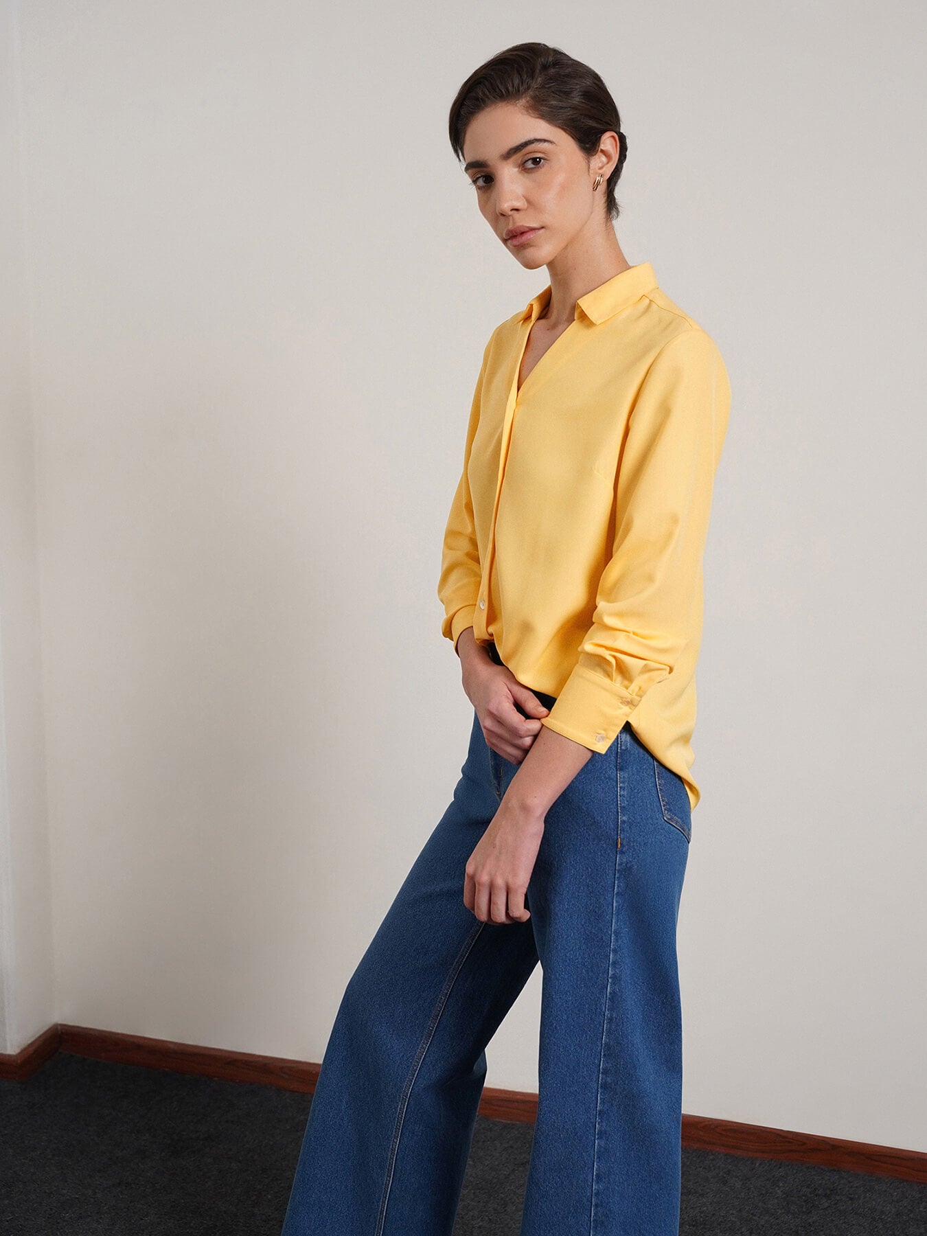 V-Neck Shirt - Yellow