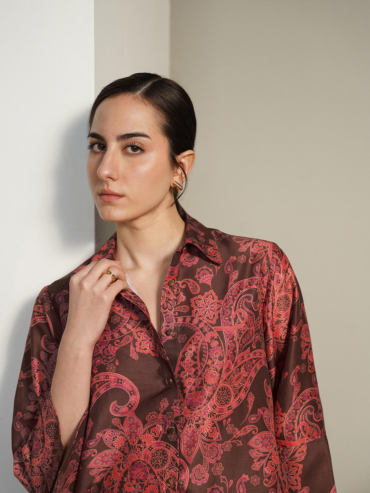 Printed V-neck Shirt - Brown