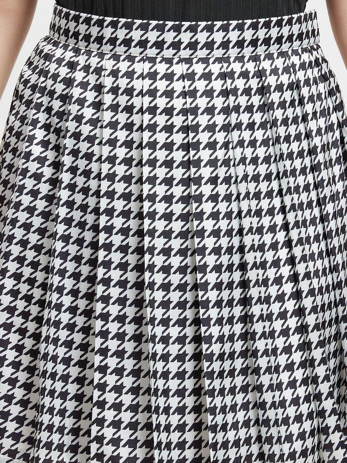 Satin Houndstooth Print Pleated Skirt - Black And White