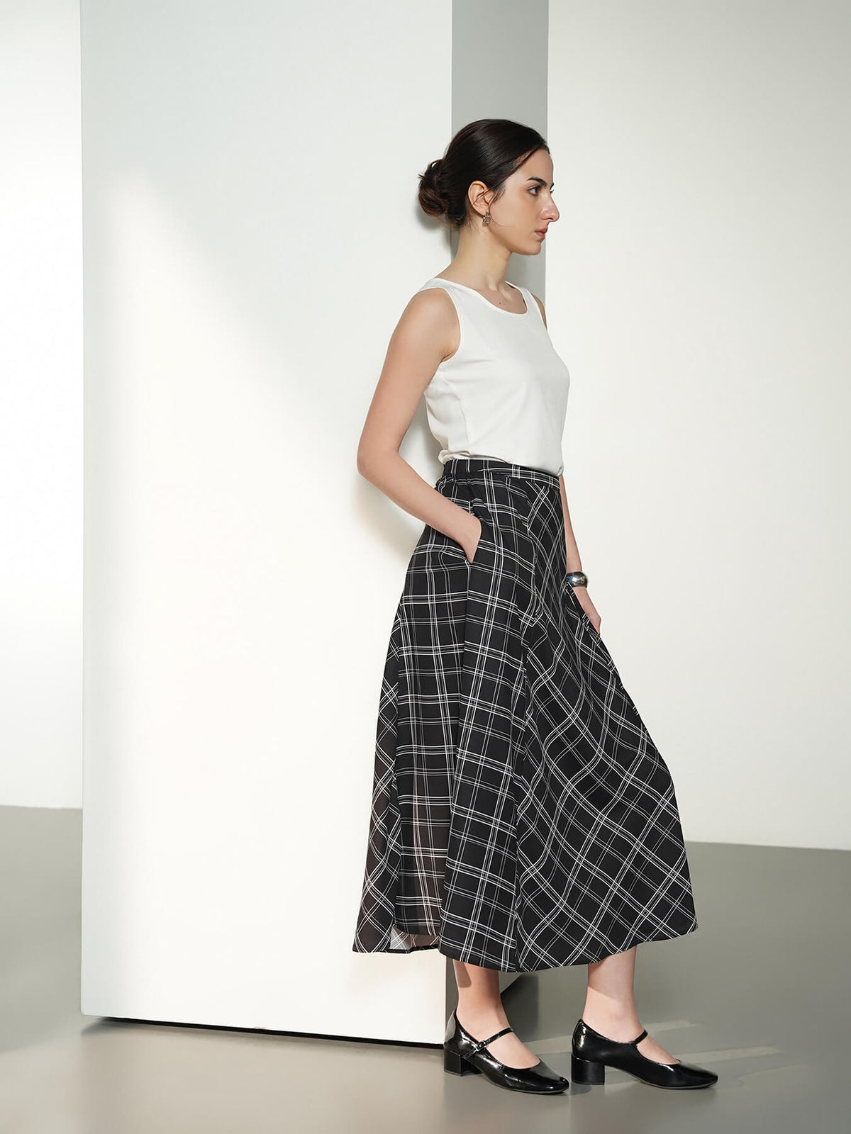 Flared Plaid Midi Skirt - Black