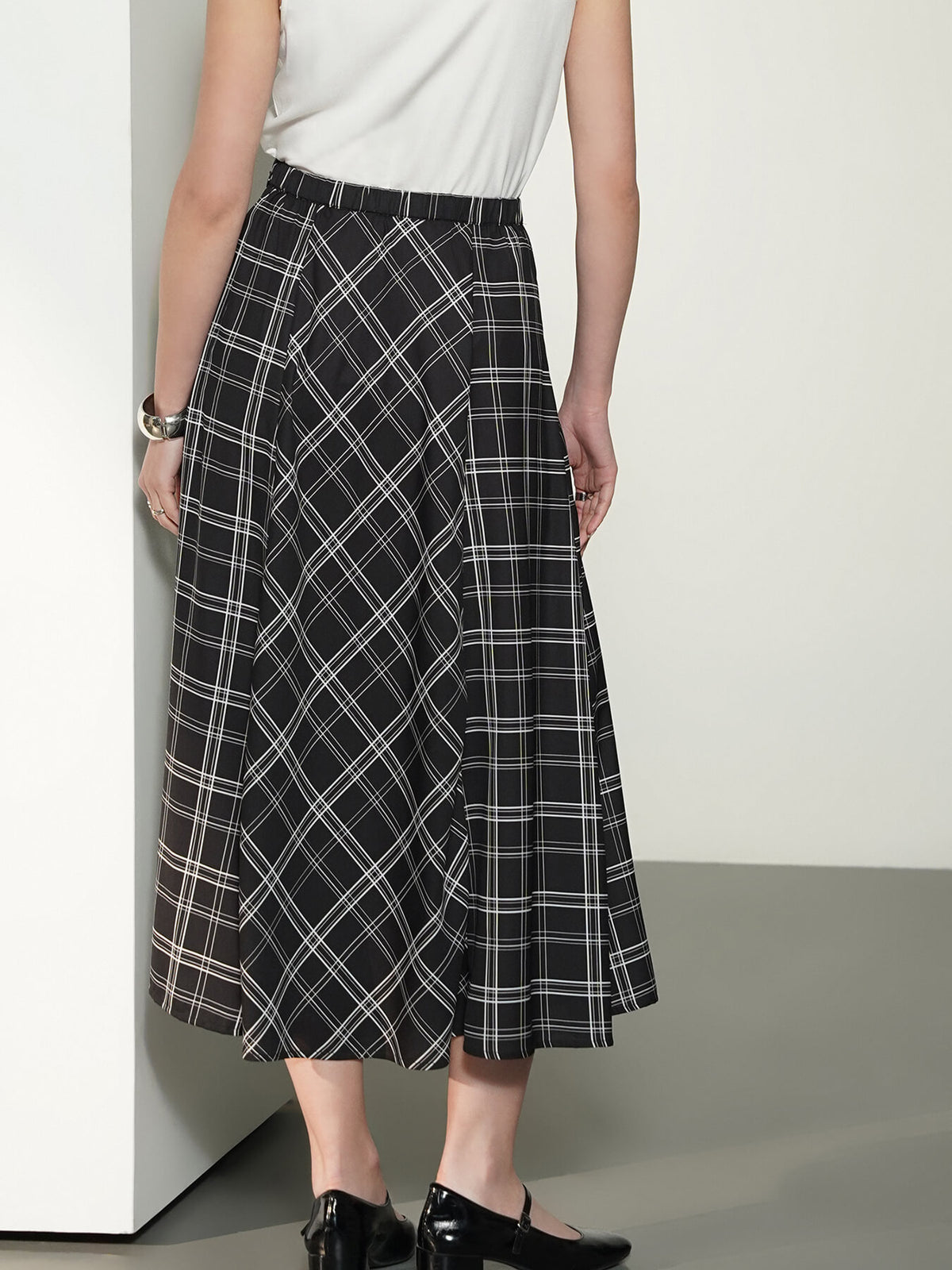 Flared Plaid Midi Skirt - Black