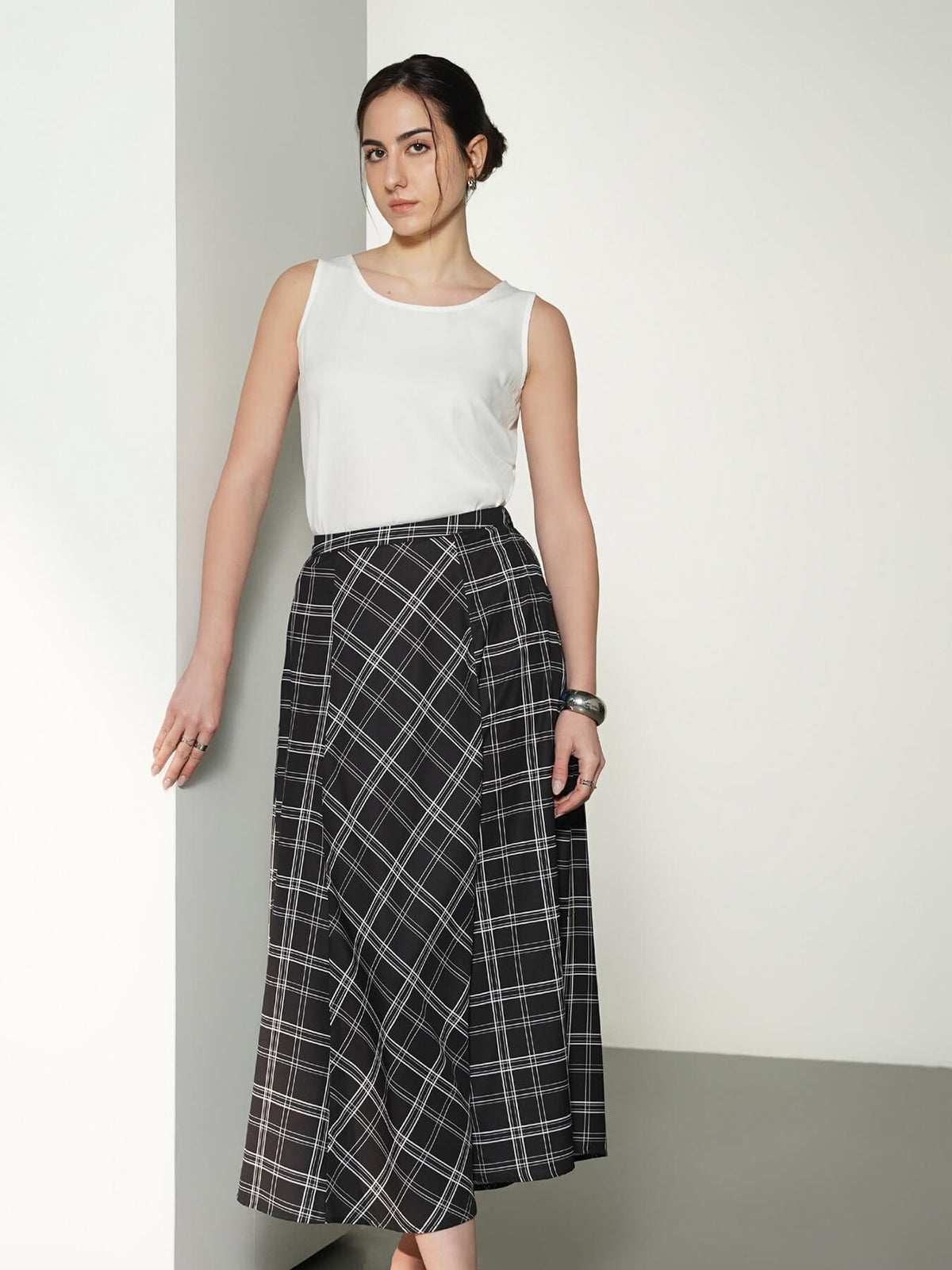 Flared Plaid Midi Skirt - Black