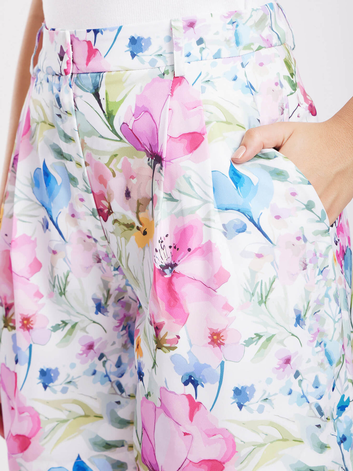 Floral Print Shorts - Multicolour
